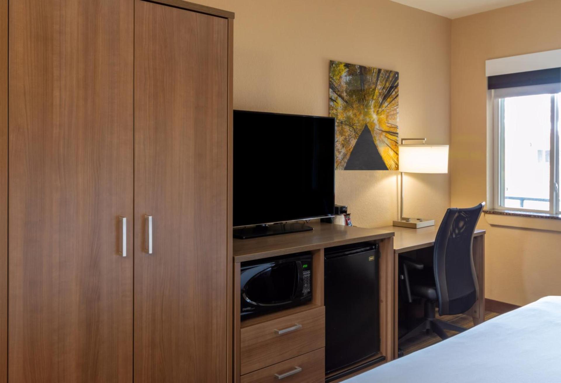 Boulder University Inn photo 5
