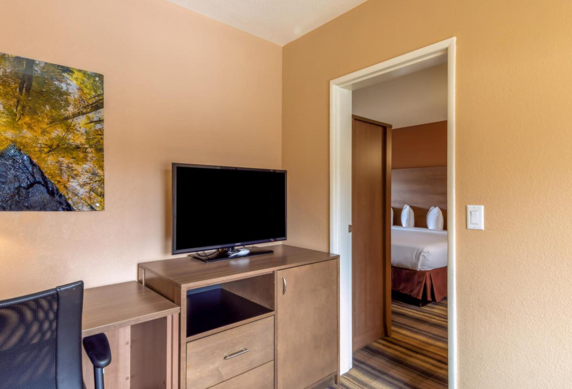 Boulder University Inn photo 13