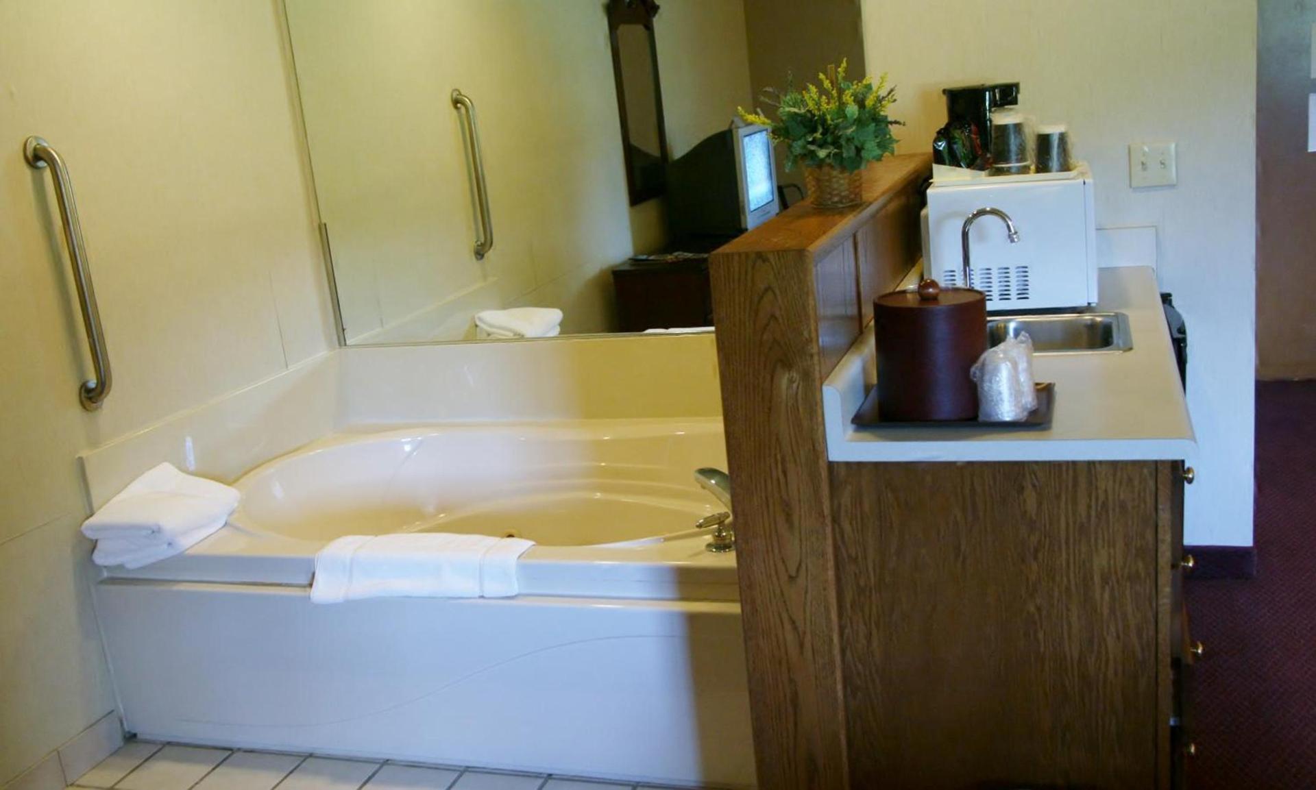 Baymont by Wyndham Mount Vernon Renfro Valley photo 22