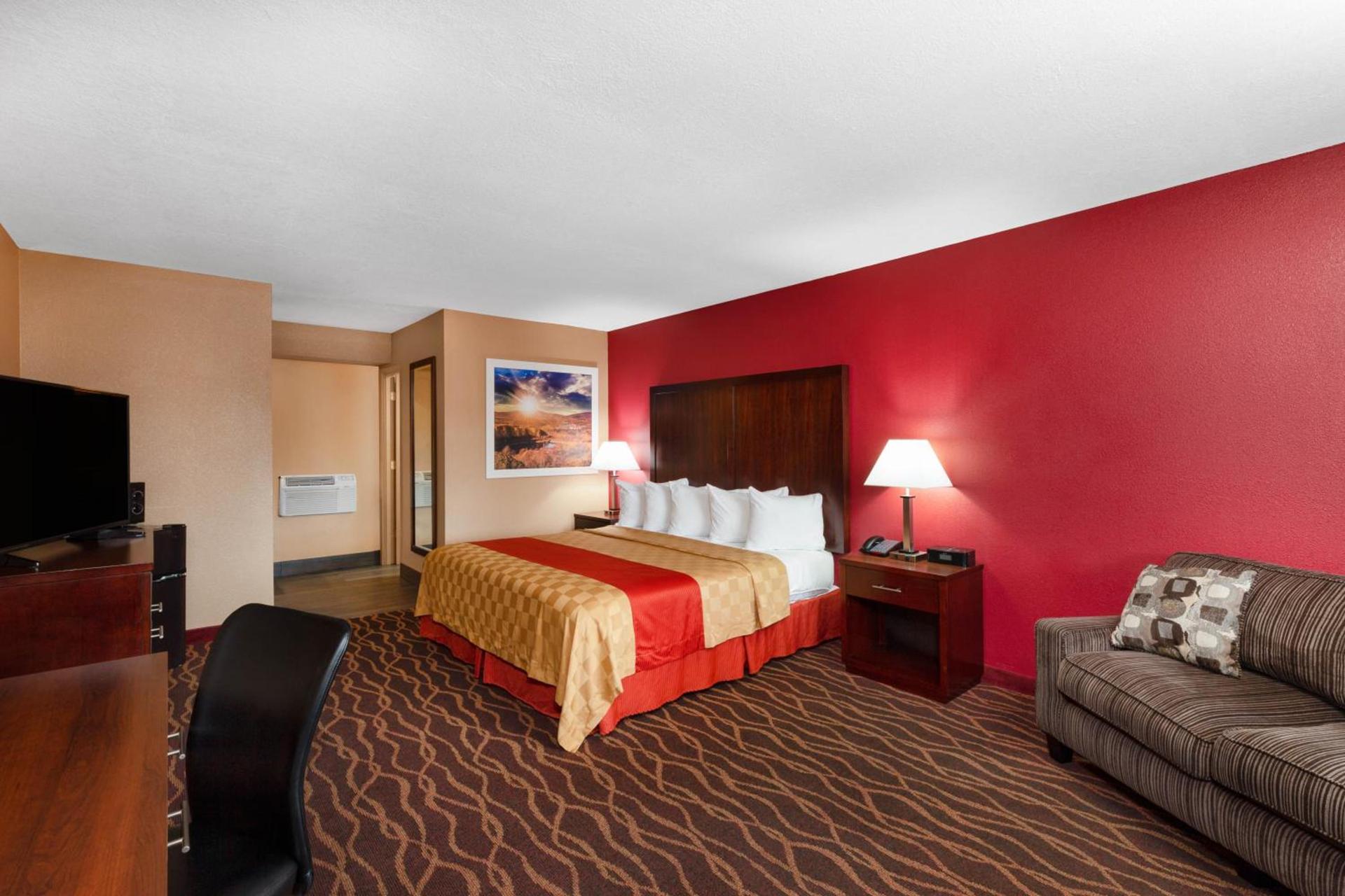 Rosewood Inn & Suites photo 13
