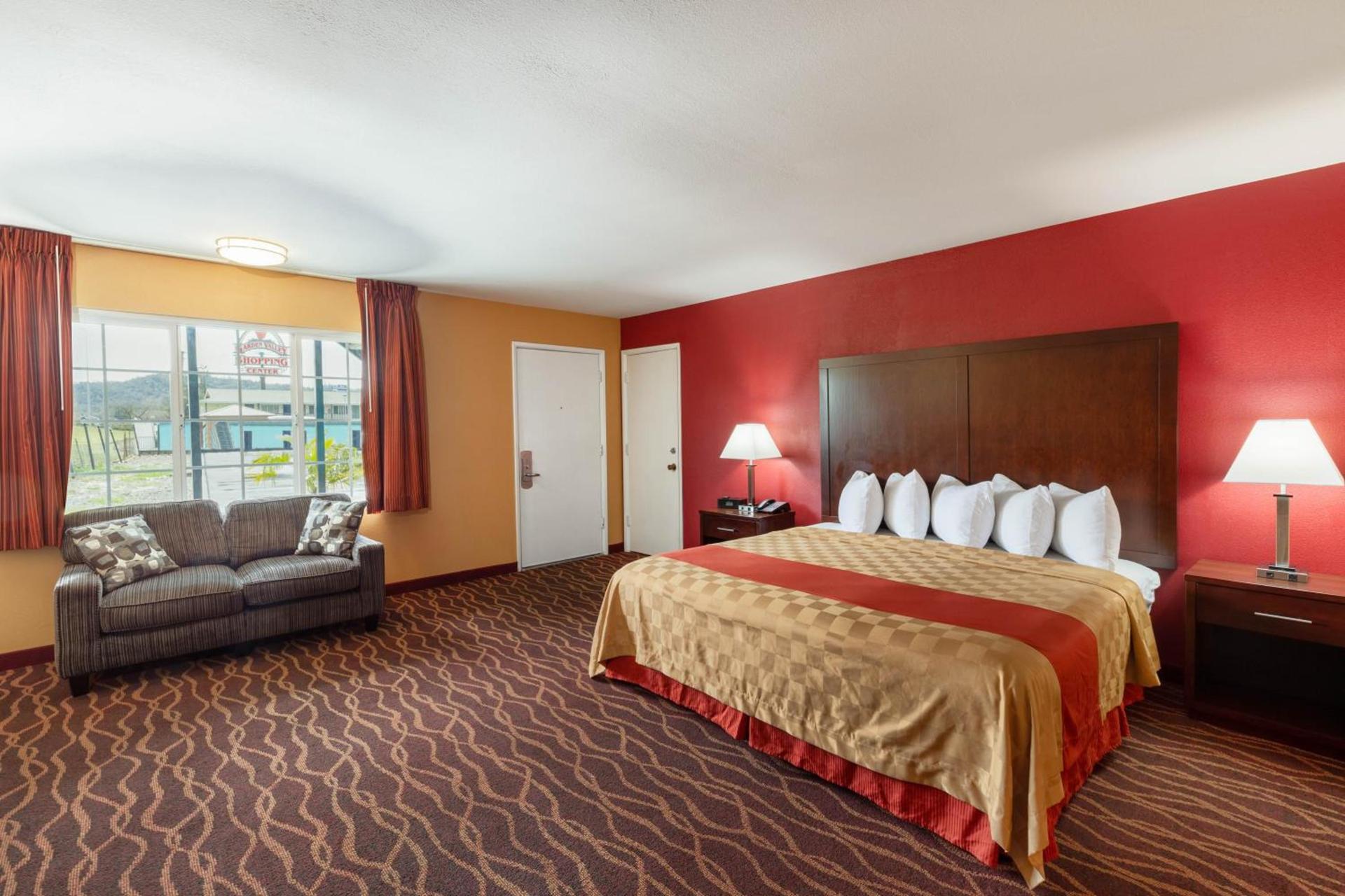 Rosewood Inn & Suites photo 11