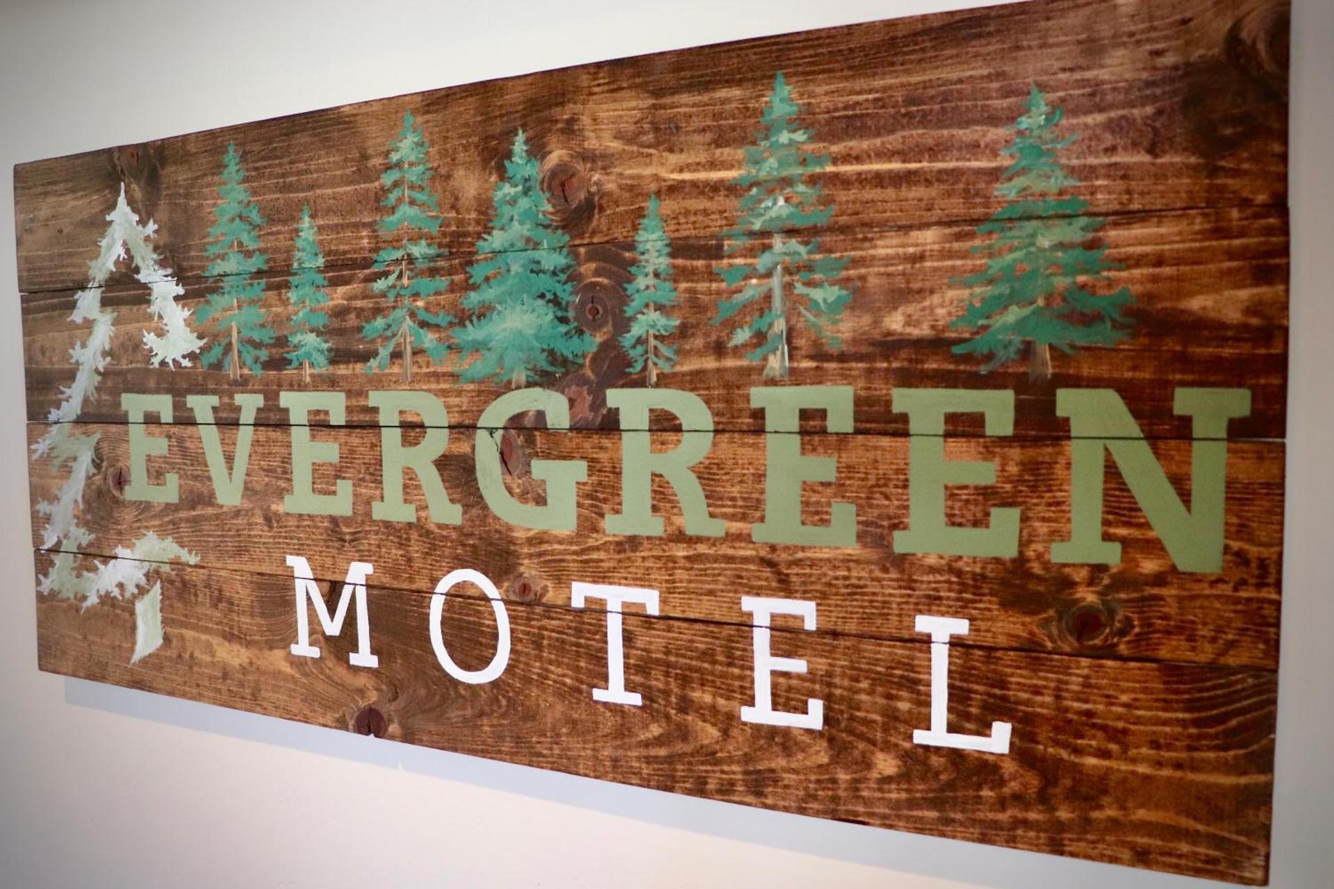 Evergreen Motel photo 6