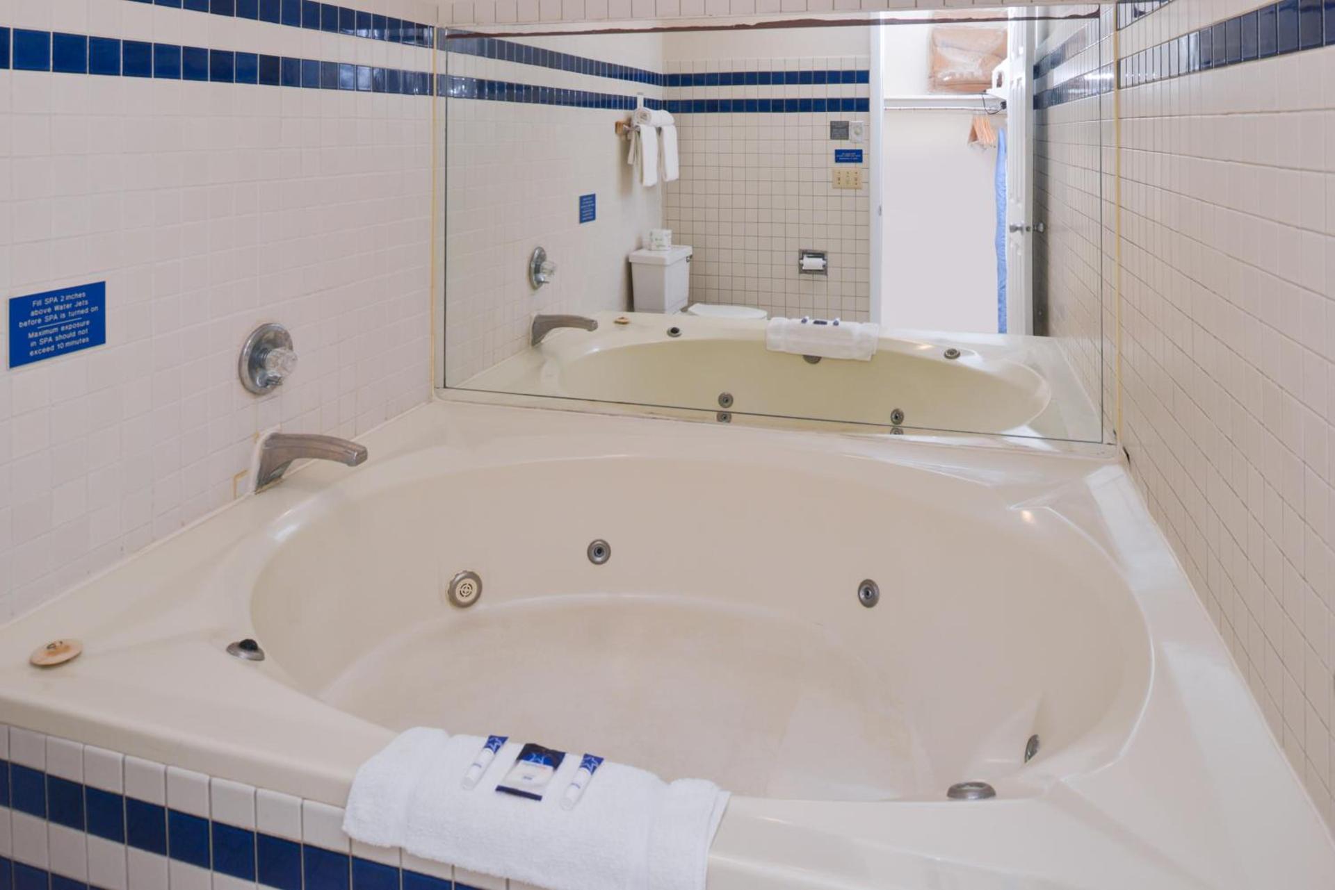 Americas Best Value Inn Plattsburgh photo 2