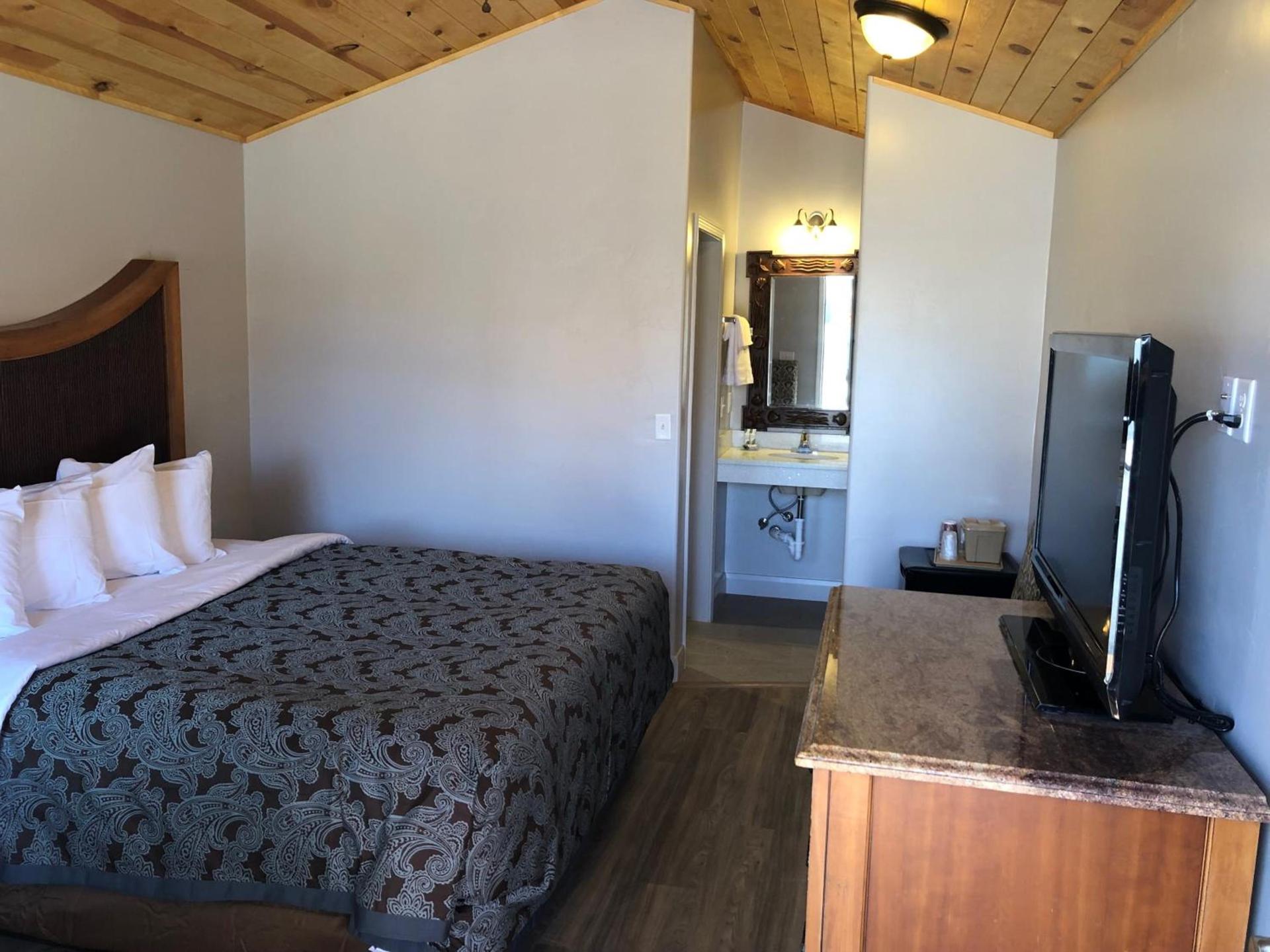 Red Canyon Cabins photo 11