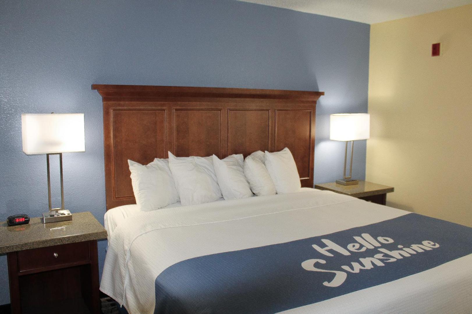 Days Inn by Wyndham Batavia Ohio photo 18