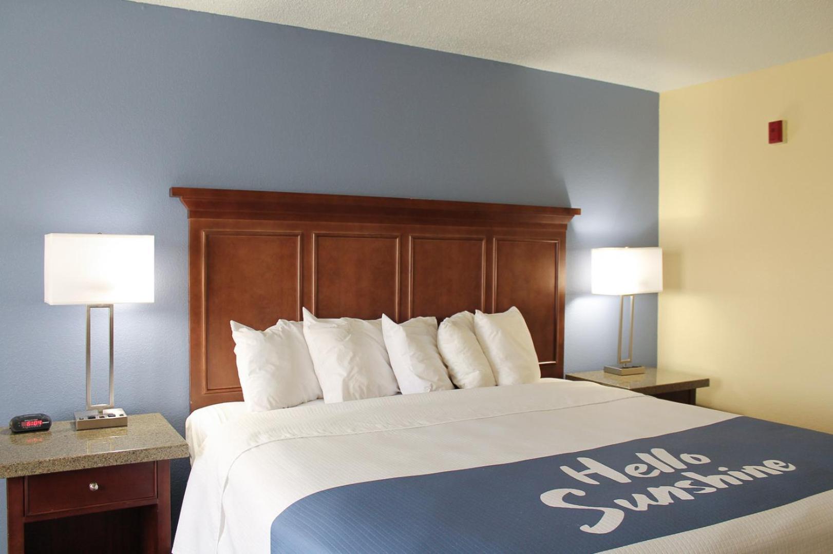 Days Inn by Wyndham Batavia Ohio photo 15