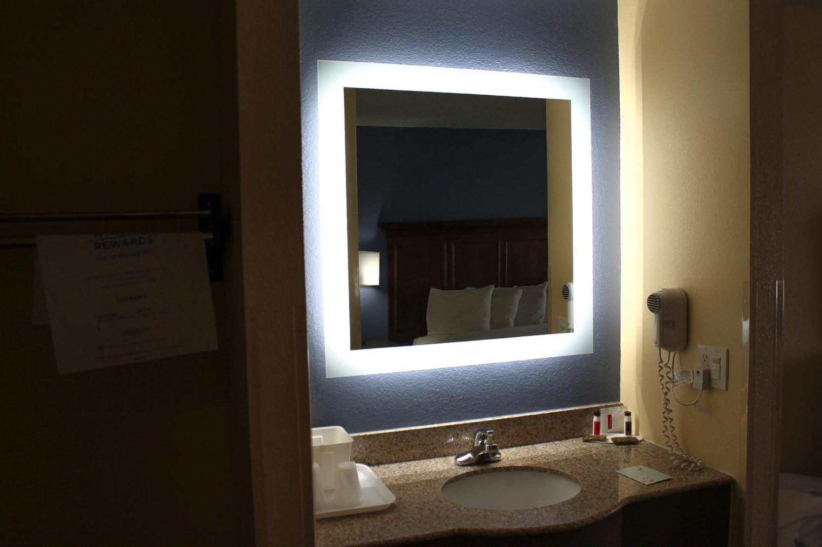 Days Inn by Wyndham Batavia Ohio photo 13