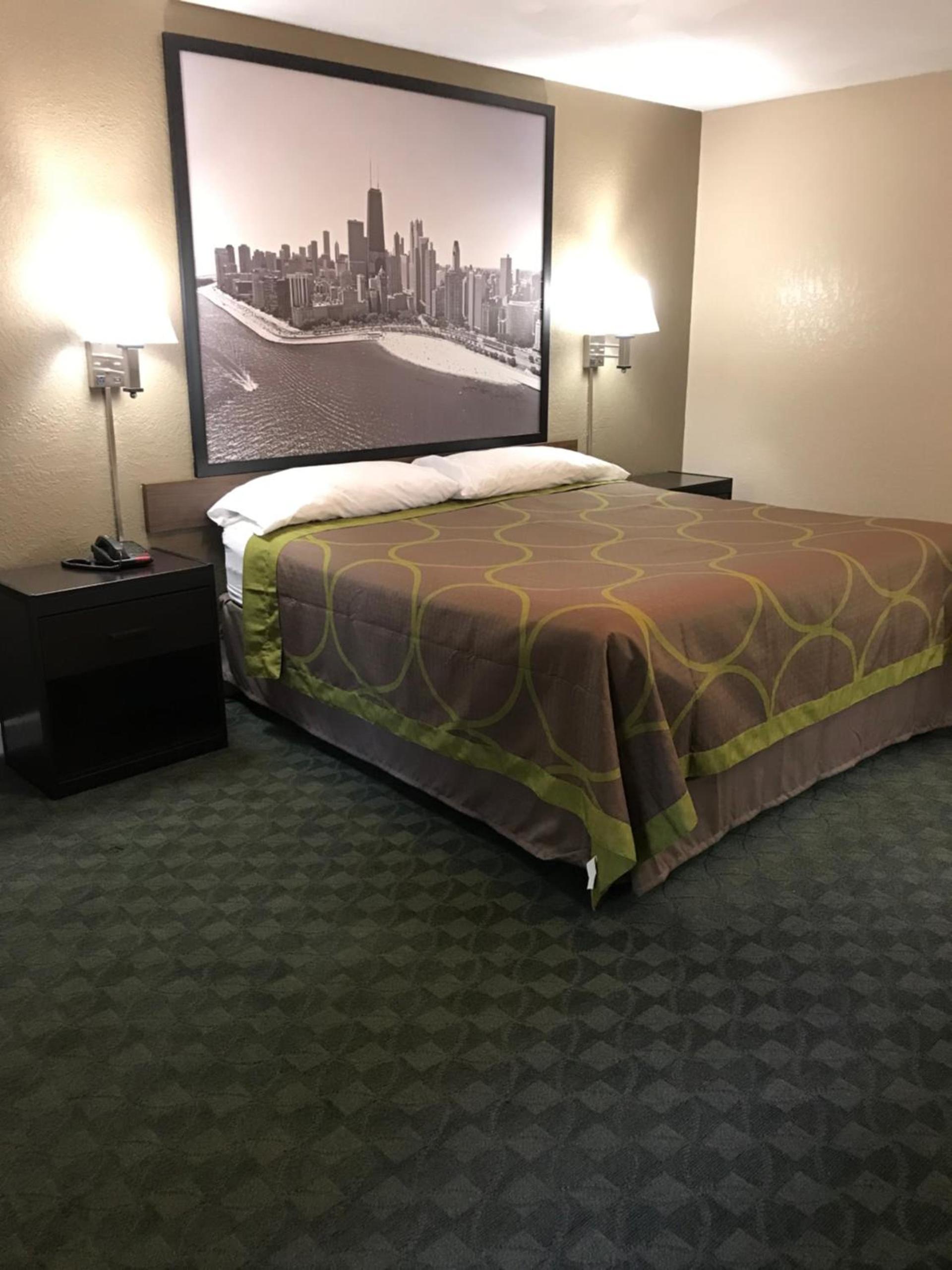 Super 8 by Wyndham Taylorville IL photo 24