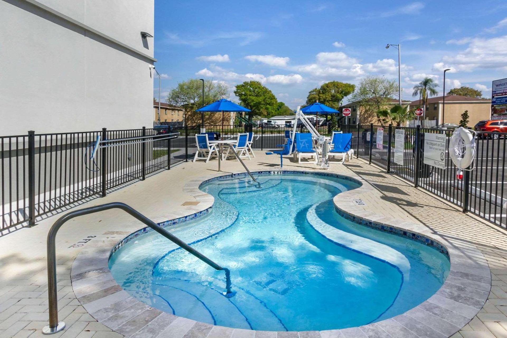 Sleep Inn & Suites Tampa South photo 37