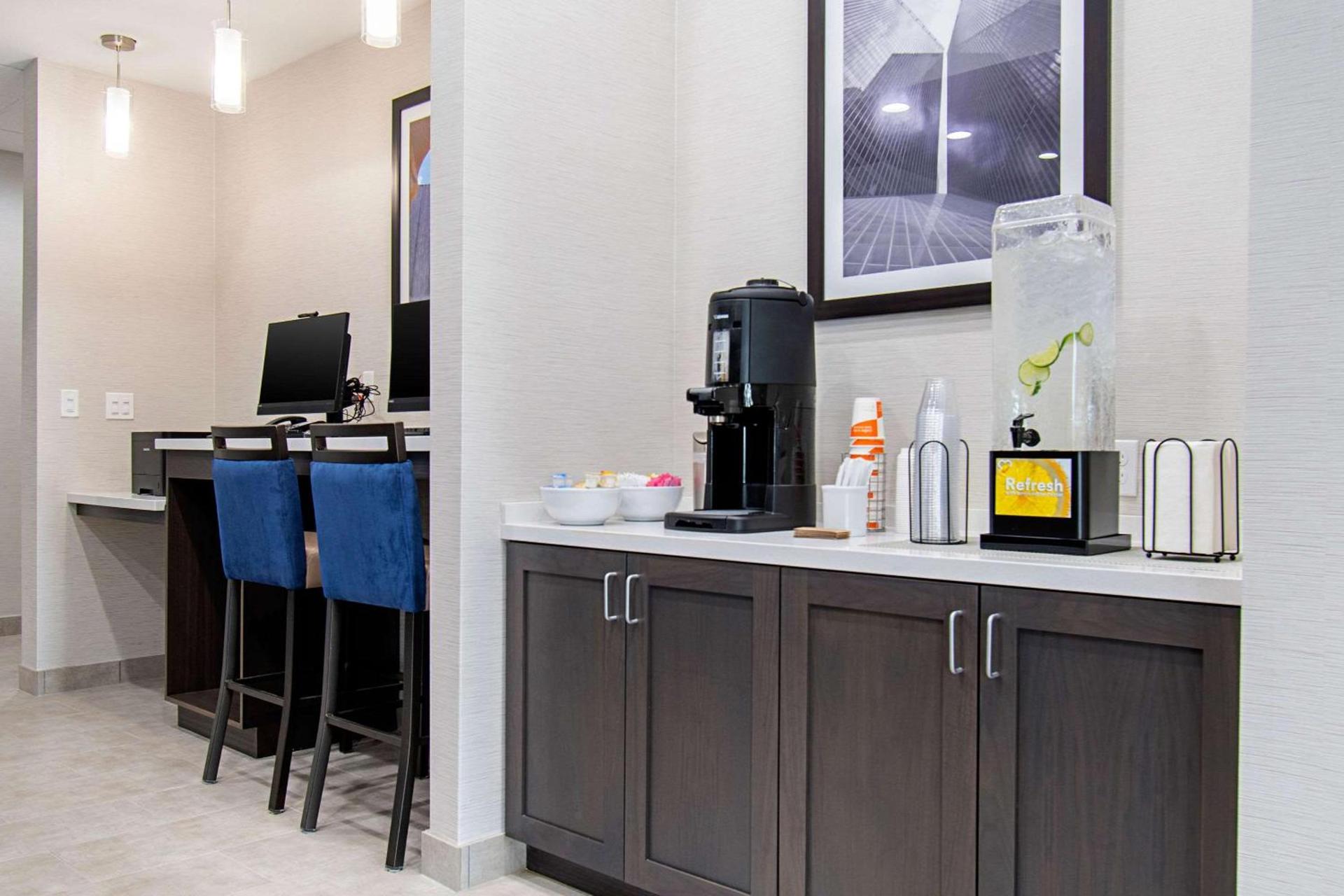 Comfort Suites Humble Houston IAH photo 44