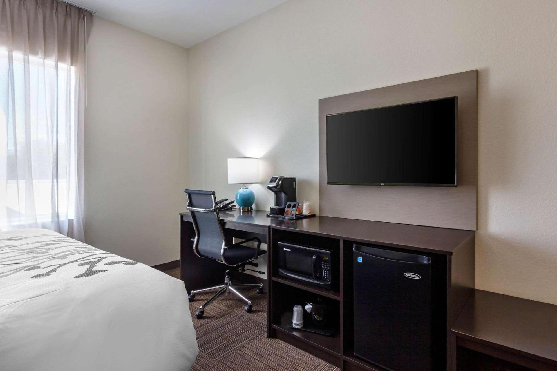 Sleep Inn & Suites Tampa South photo 36