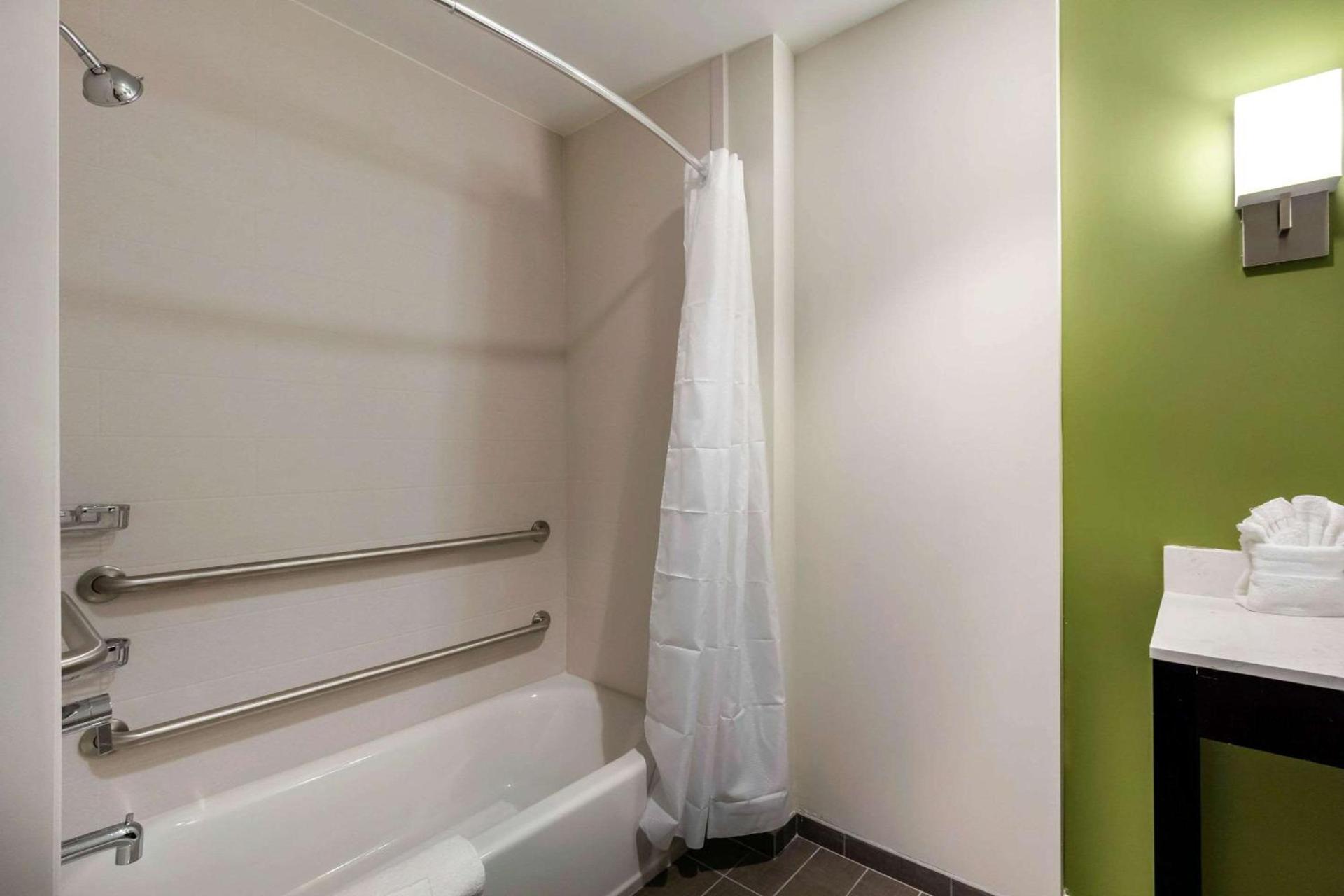 Sleep Inn & Suites Tampa South photo 24