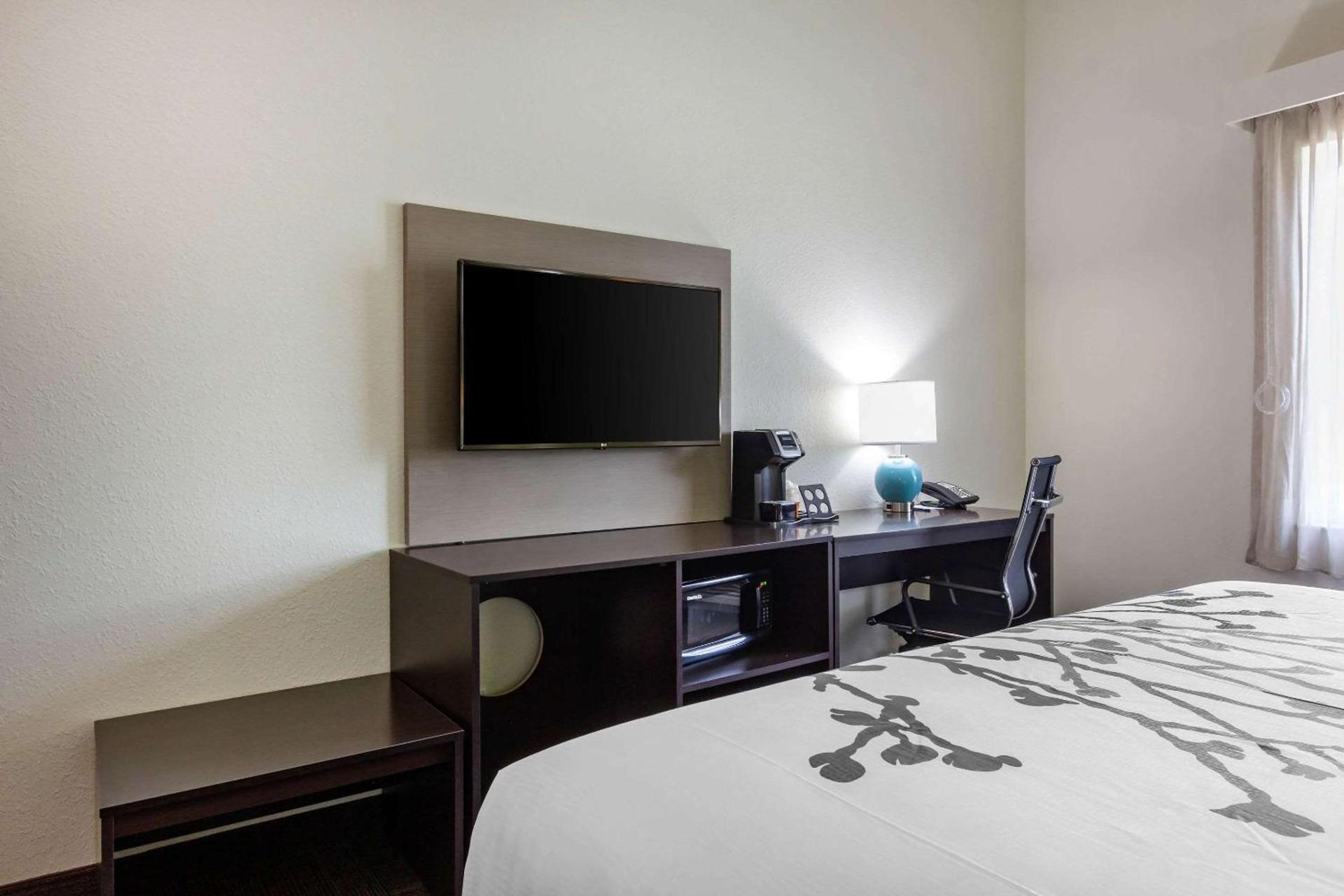 Sleep Inn & Suites Tampa South photo 10