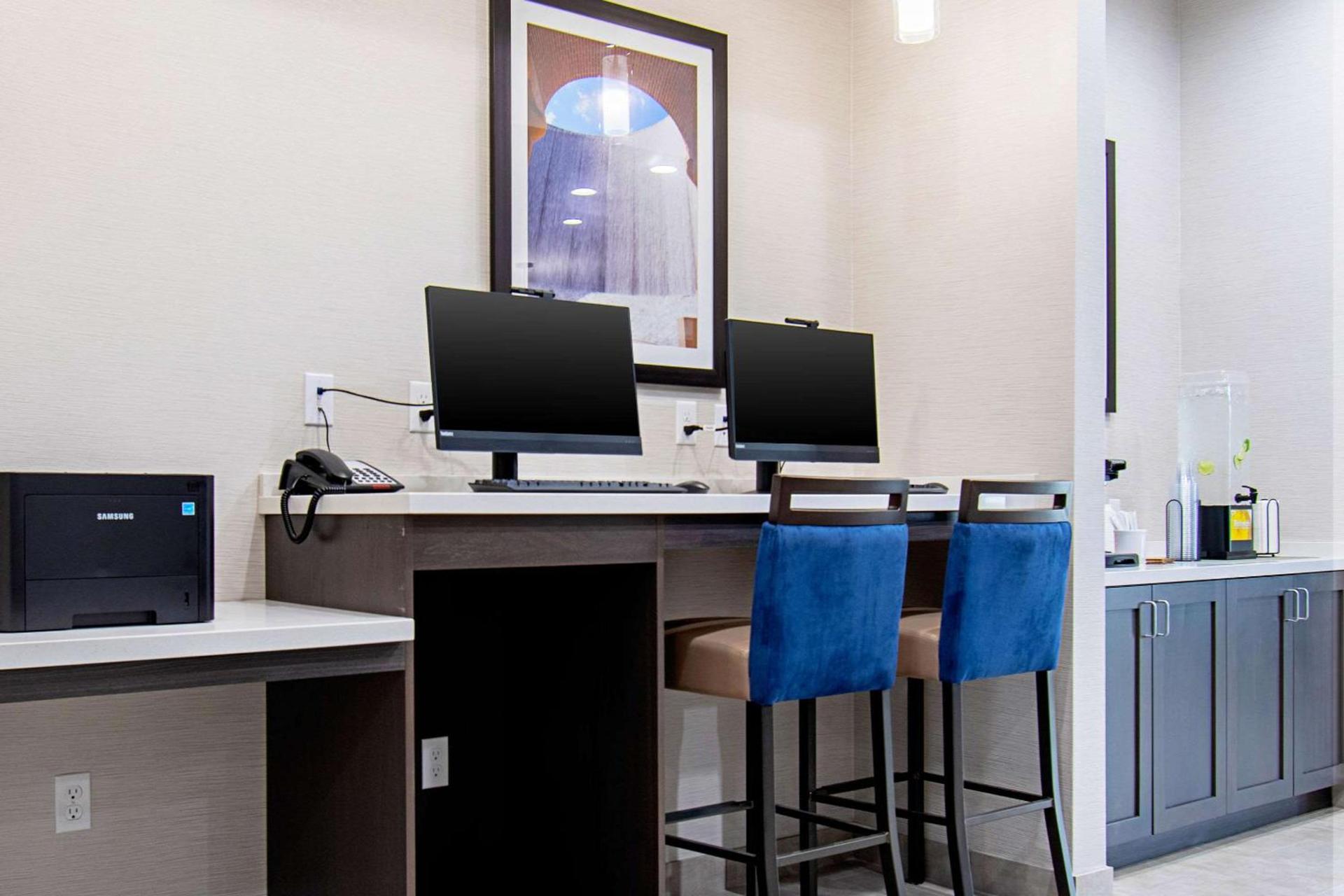 Comfort Suites Humble Houston IAH photo 30