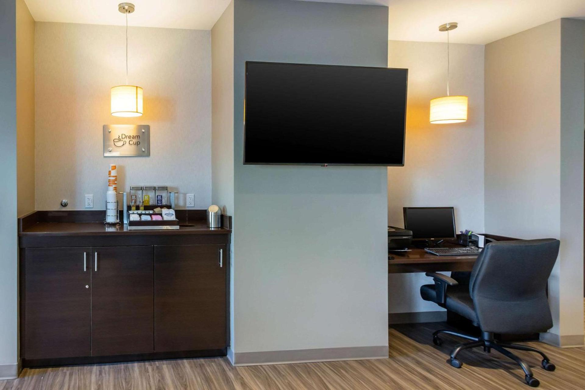 Sleep Inn & Suites Tampa South photo 41