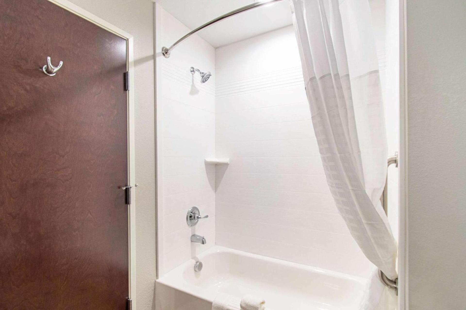 Comfort Suites Humble Houston IAH photo 22