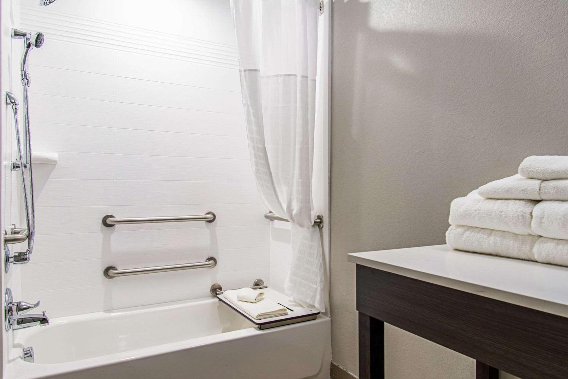 Comfort Suites Humble Houston IAH photo 26