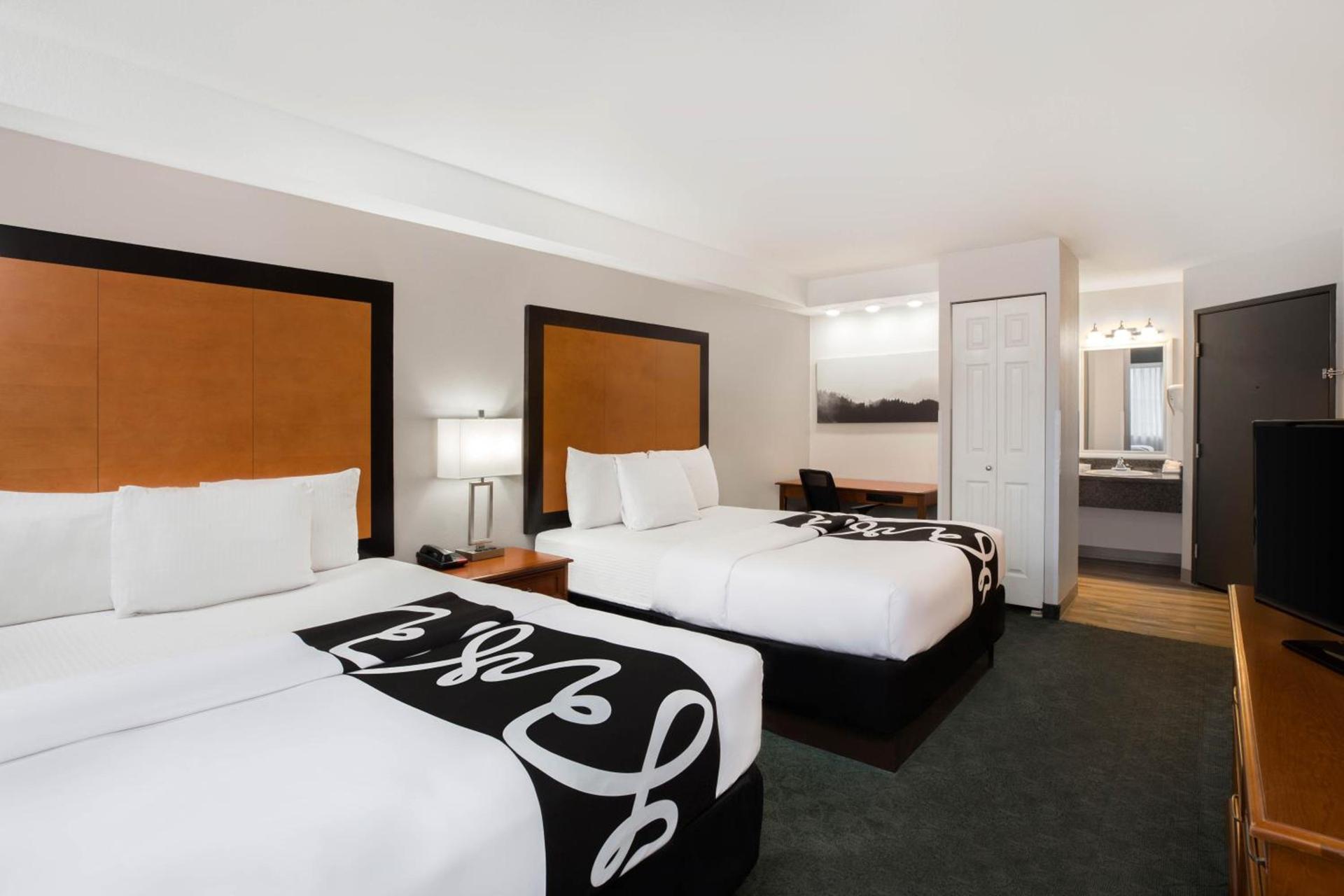 La Quinta Inn by Wyndham Everett photo 32