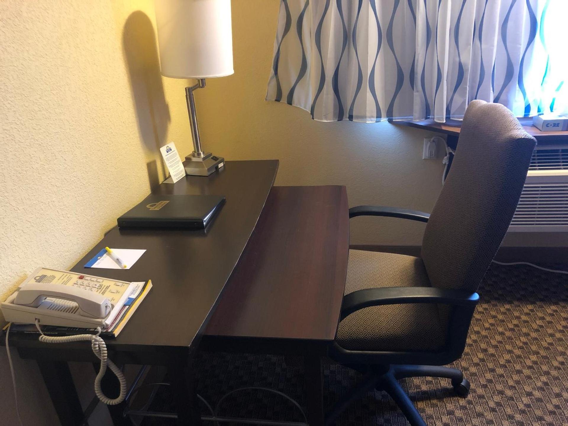 Days Inn & Suites by Wyndham Stevens Point photo 21