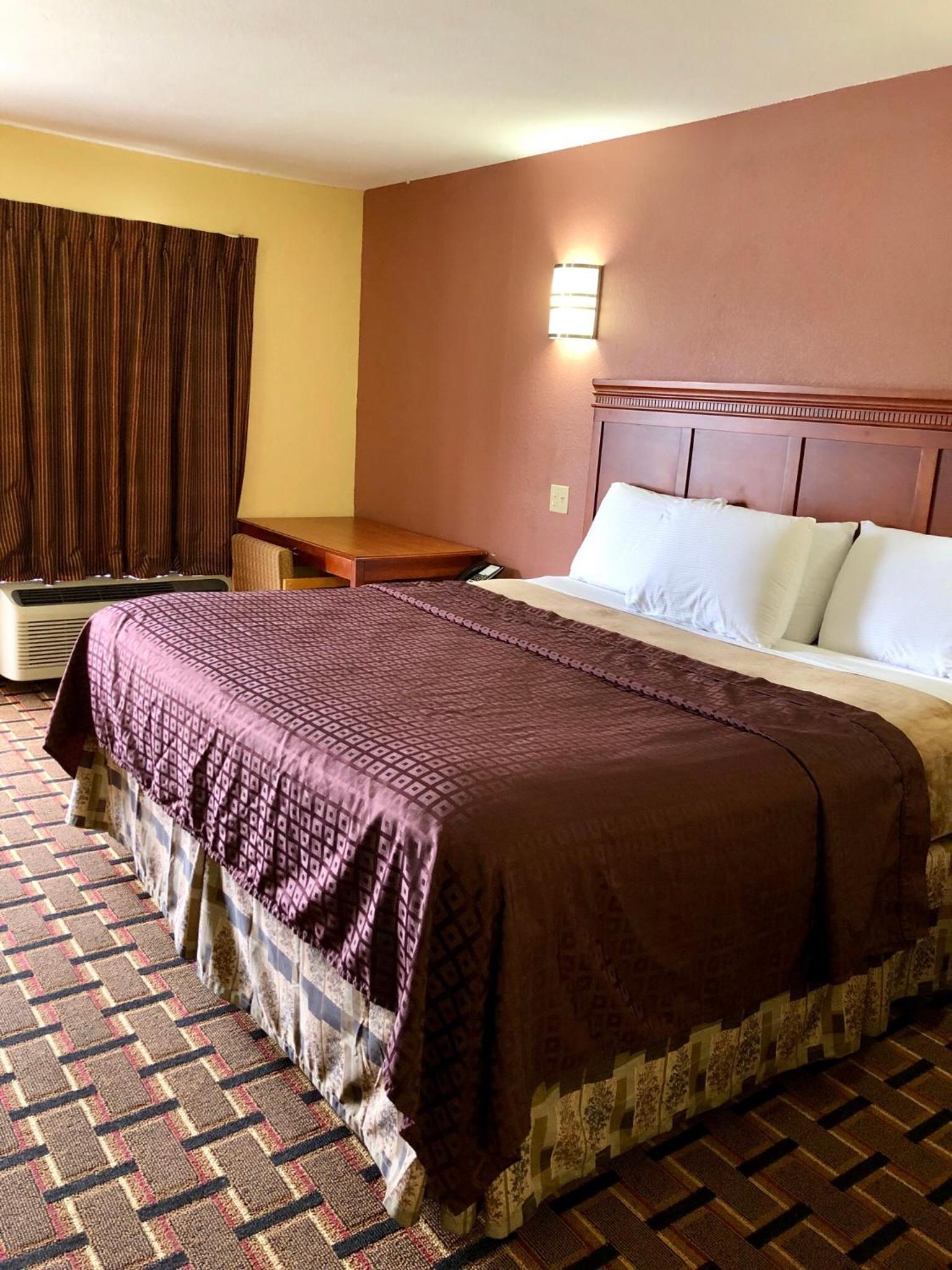 Americas Best Value Inn-Indianola photo 7