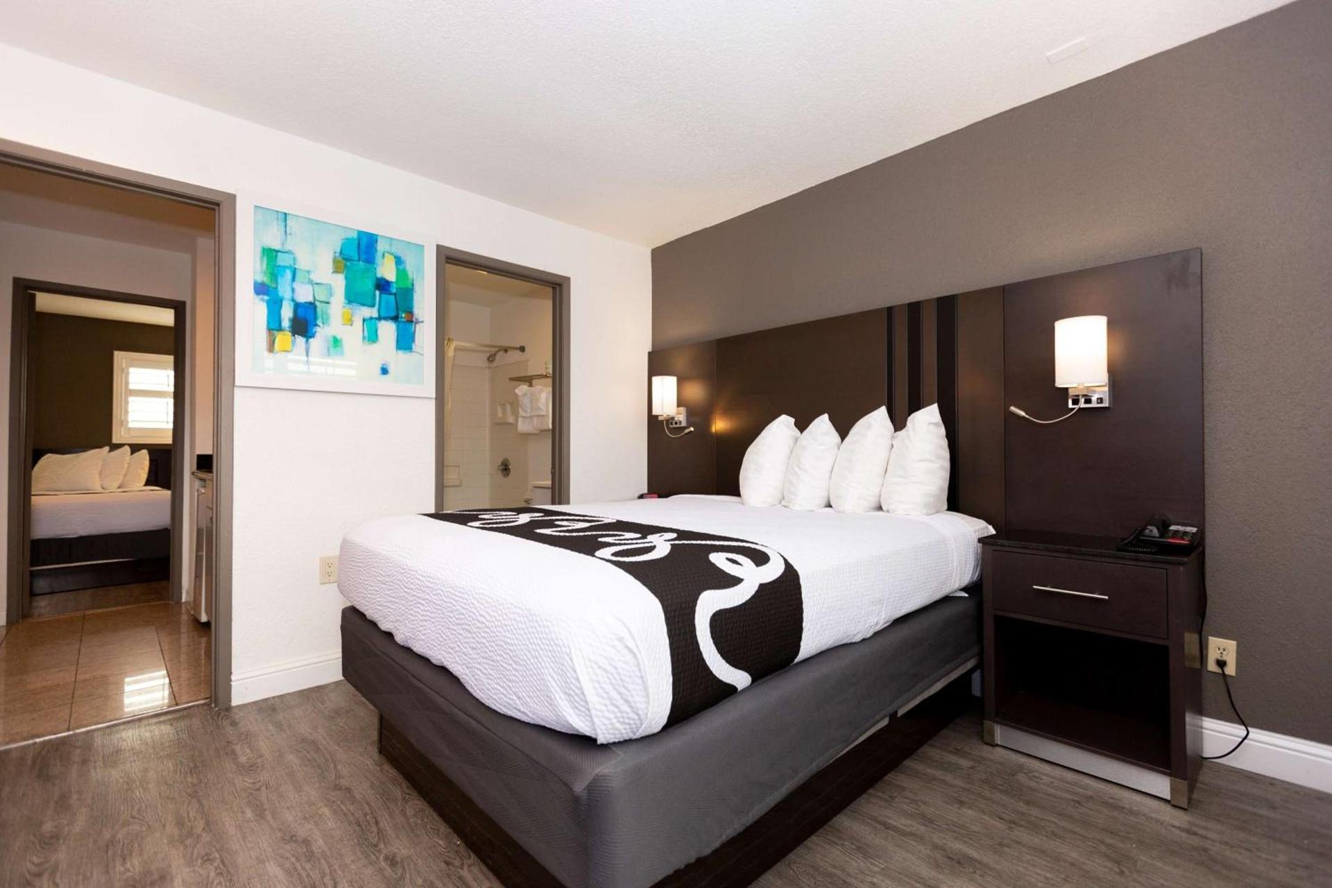 SureStay Hotel by Best Western Seaside Monterey photo 2