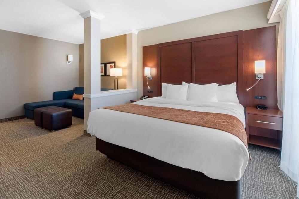 Comfort Suites Denver International Airport photo 10