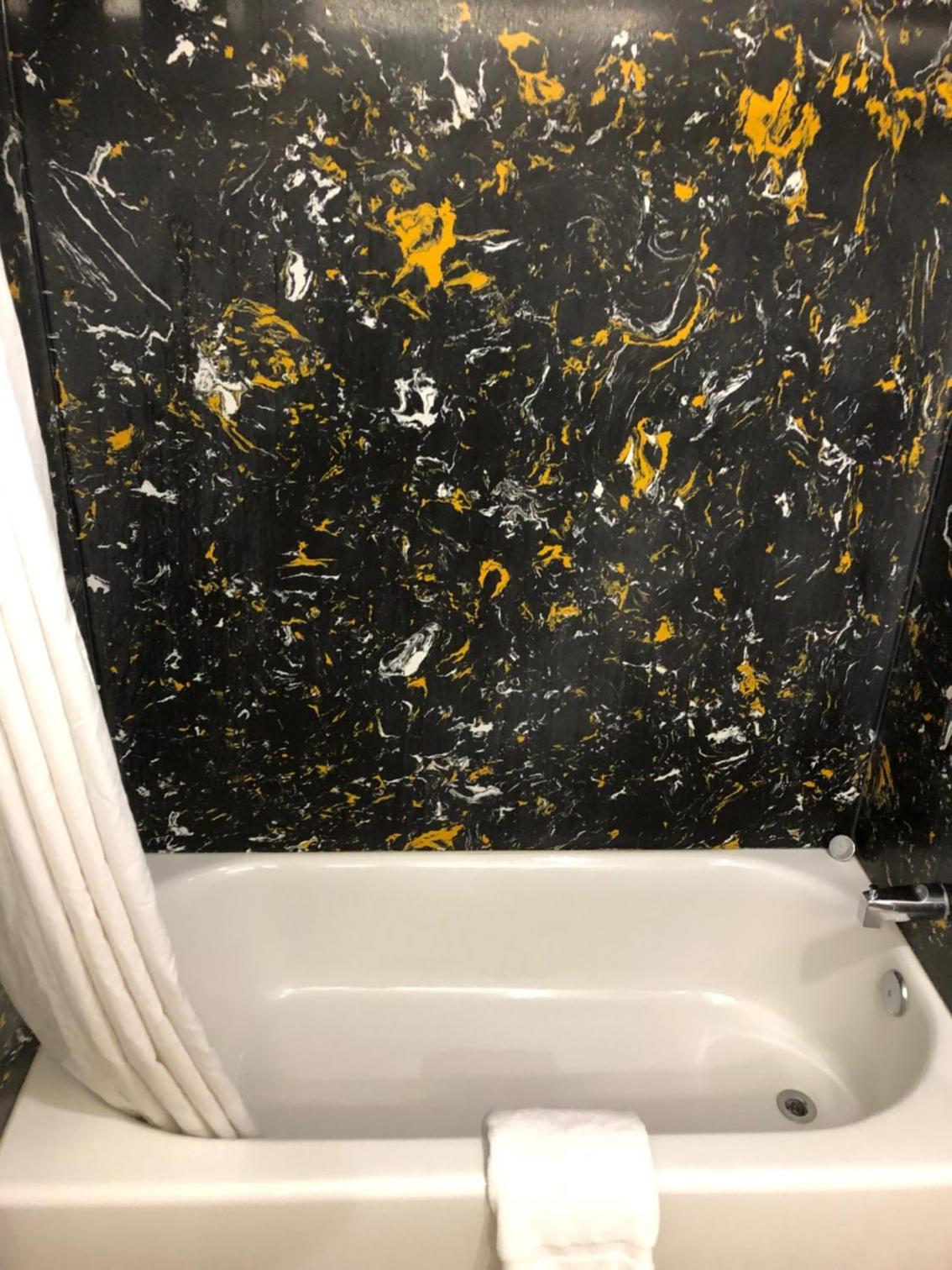 Americas Best Value Inn Visalia photo 13