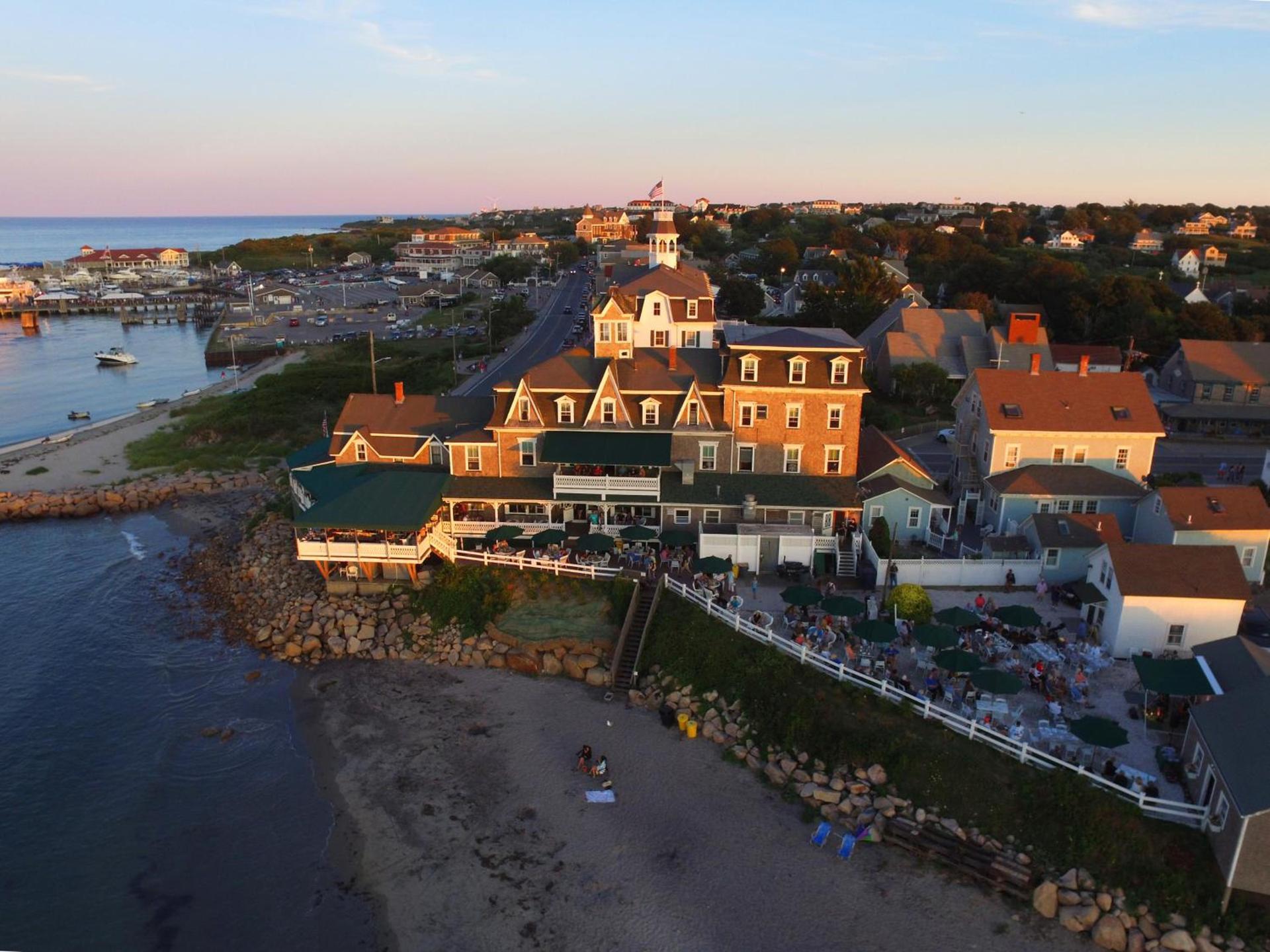 Block Island Beach House photo 27