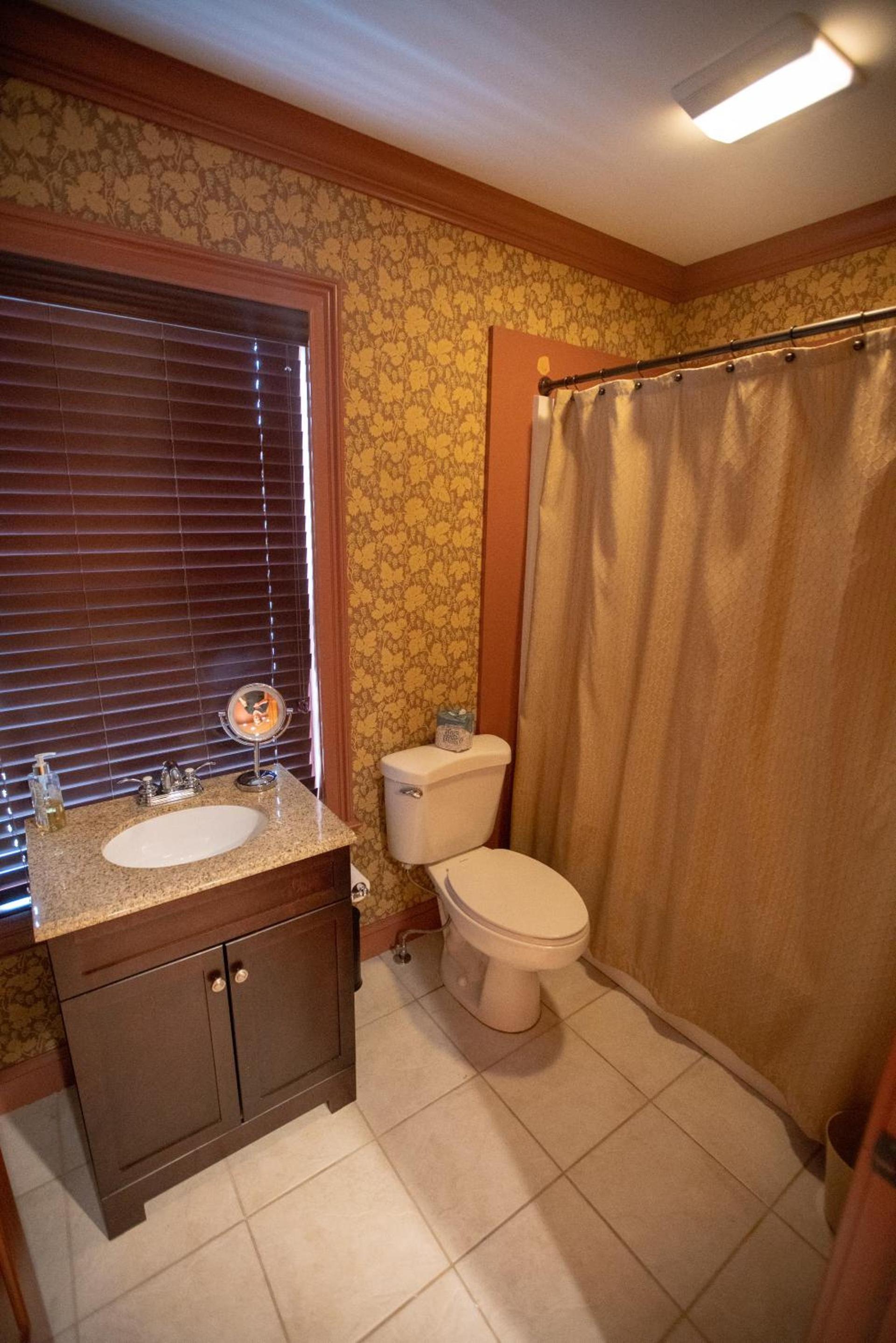 Howard's Creek Inn photo 5