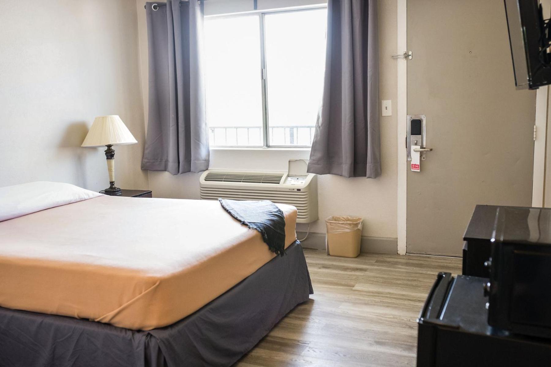 Harmony Inn and Suites photo 41