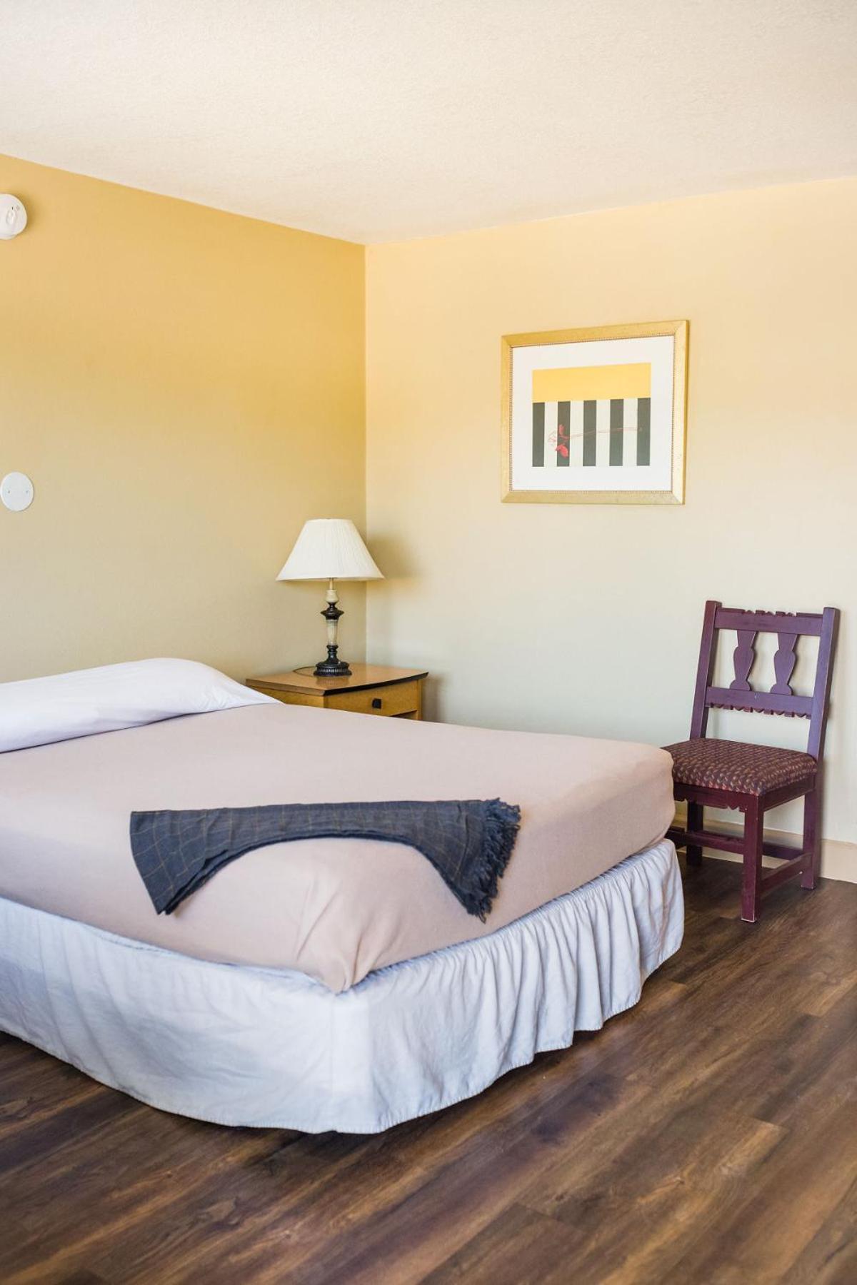 Harmony Inn and Suites photo 40