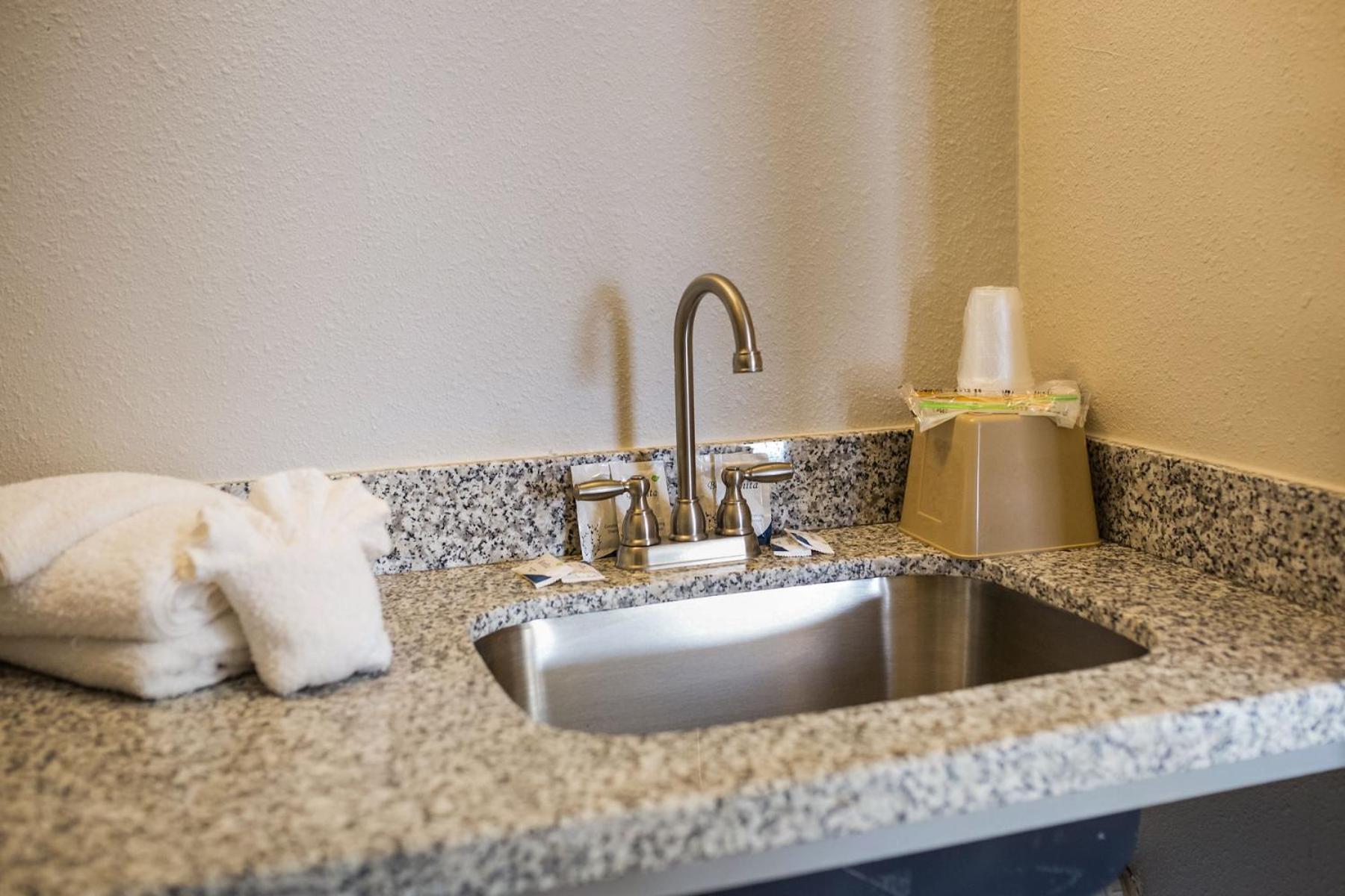 Harmony Inn and Suites photo 31