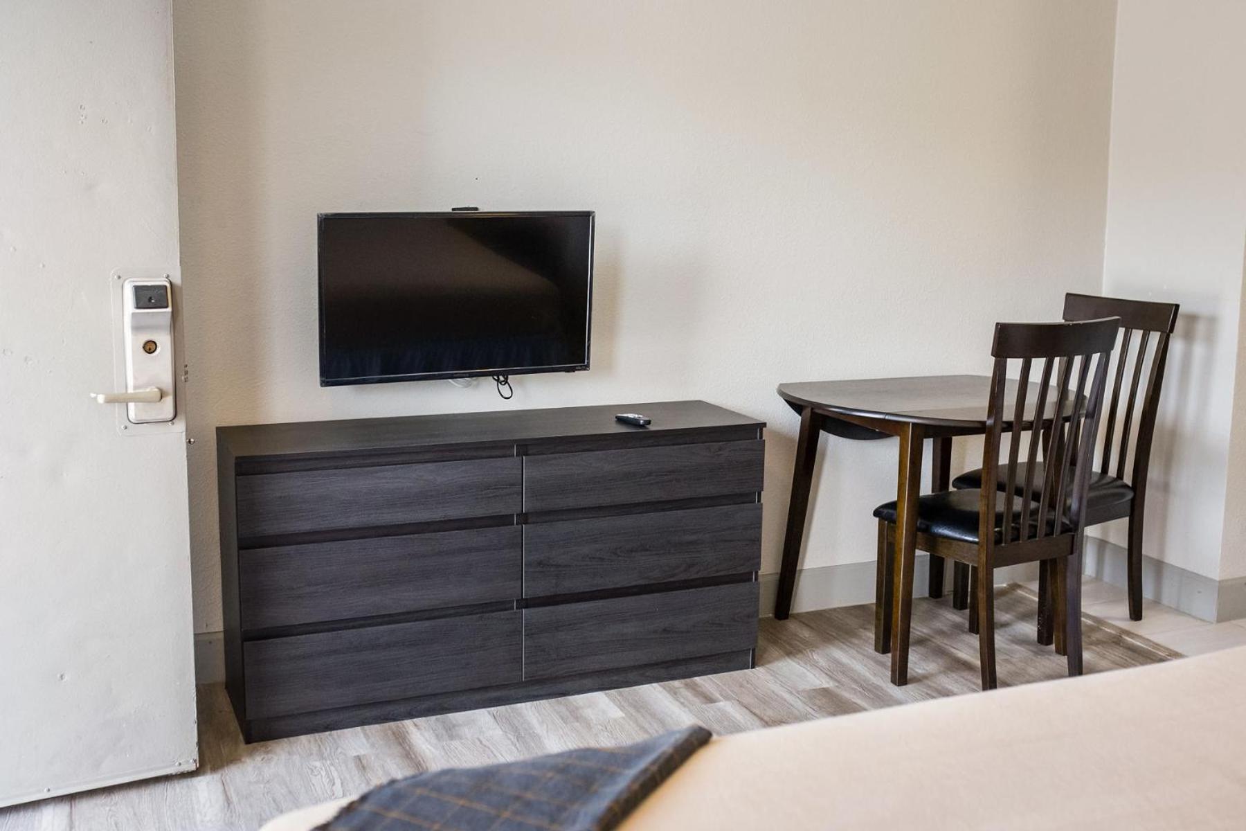 Harmony Inn and Suites photo 25