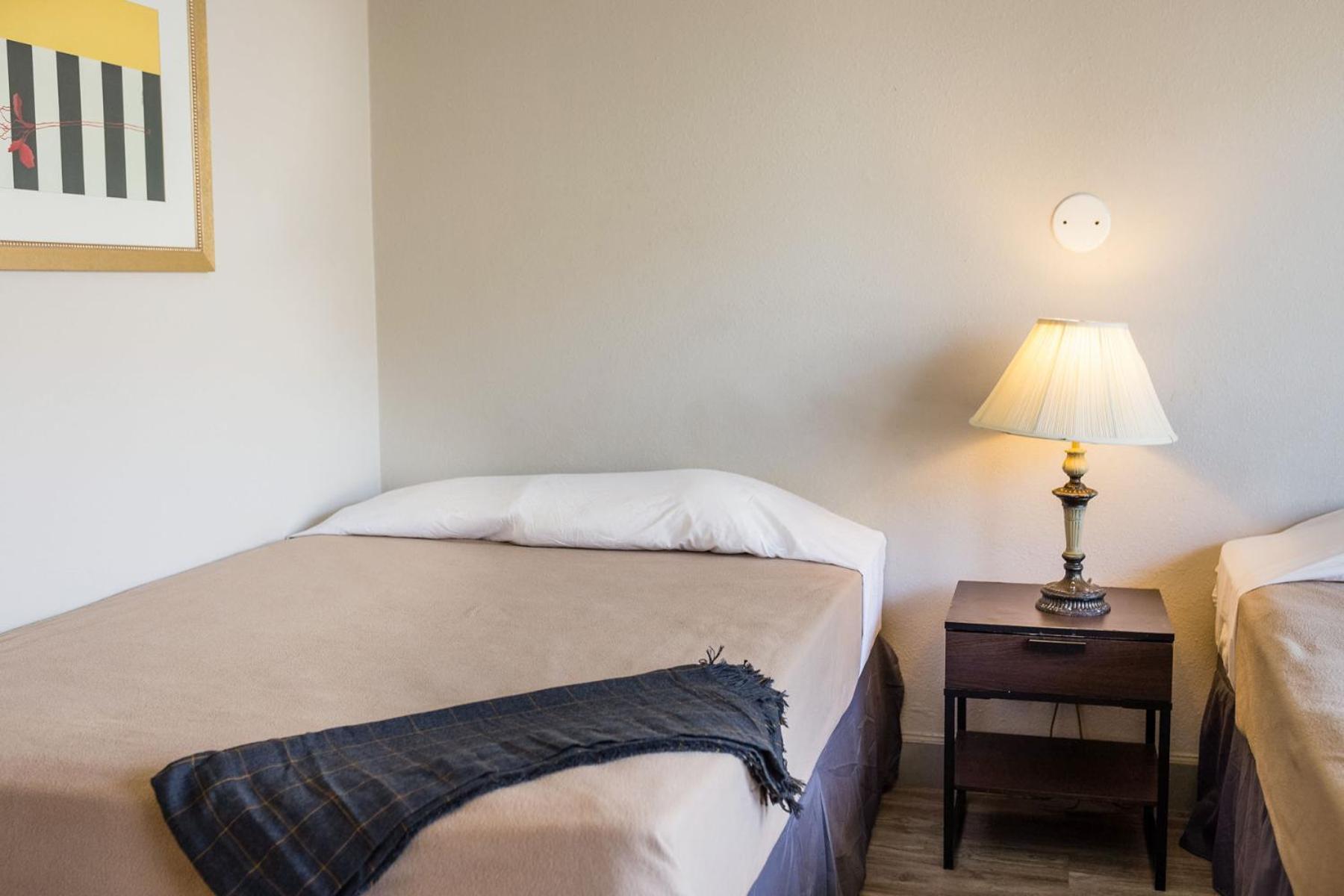 Harmony Inn and Suites photo 16