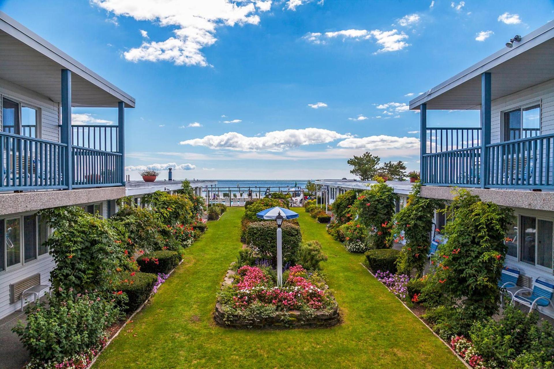 Blue Water Resort — hotel in South Yarmouth