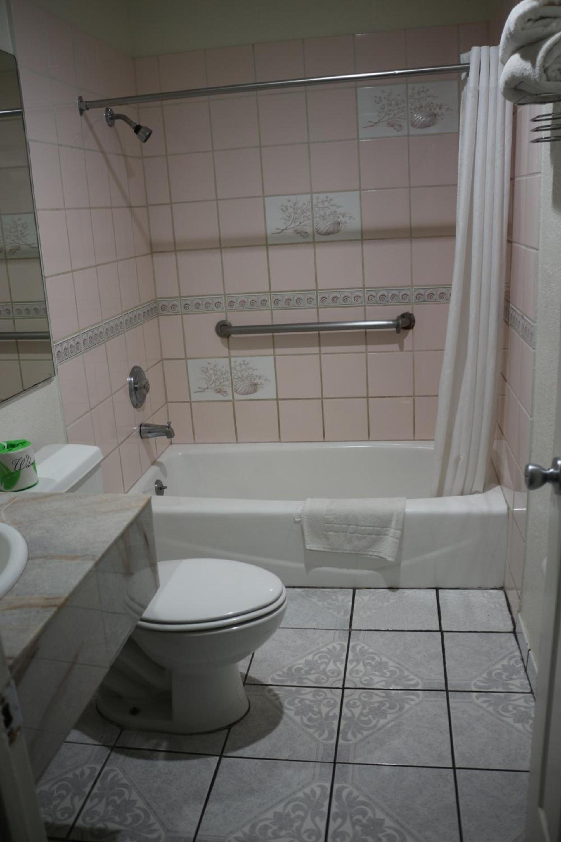 Rodeway Inn Commerce - Los Angeles photo 8
