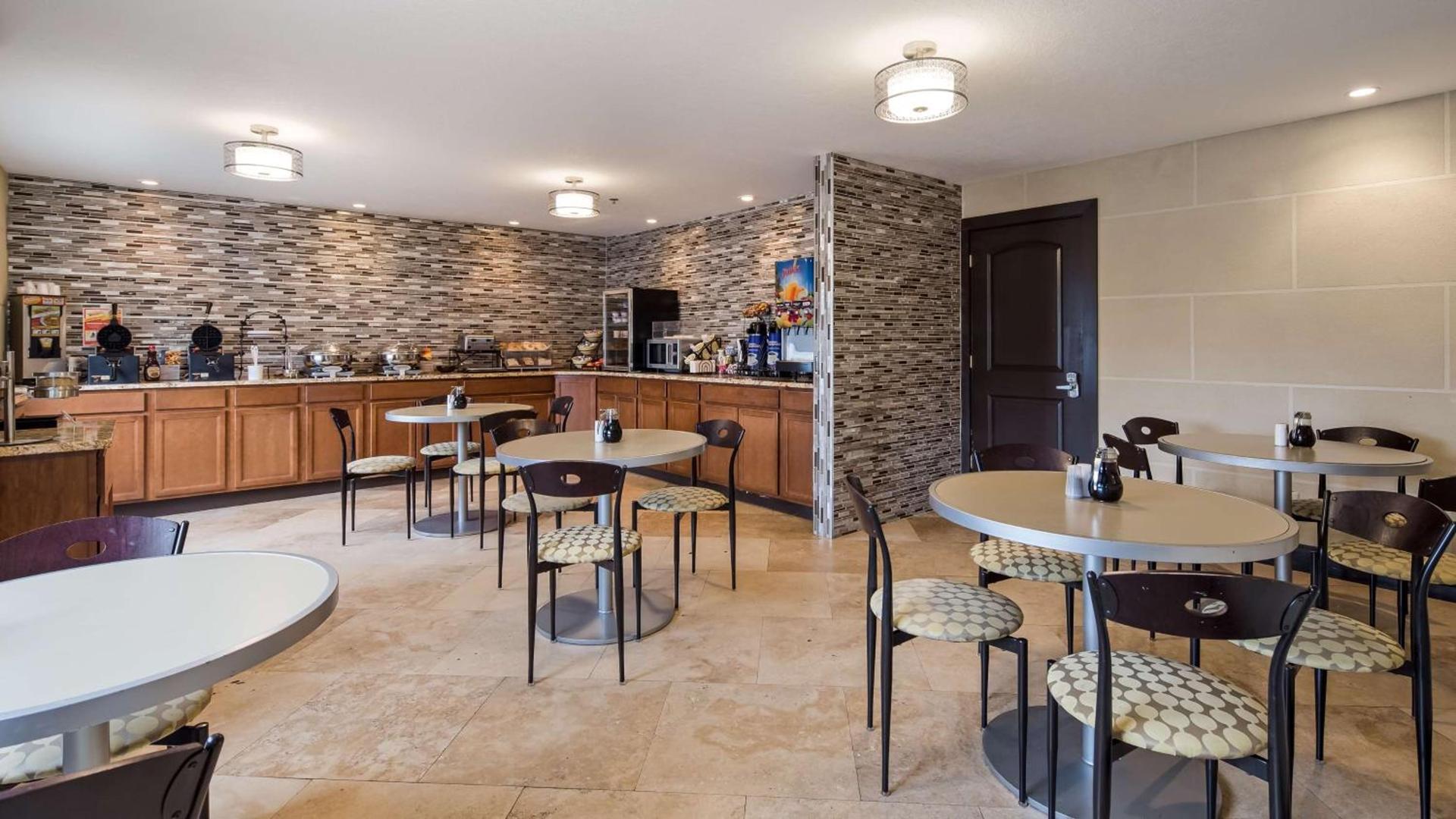 Best Western Norwalk photo 23