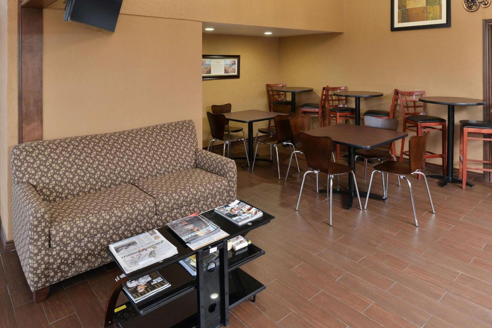 Quality Inn Gonzales photo 17