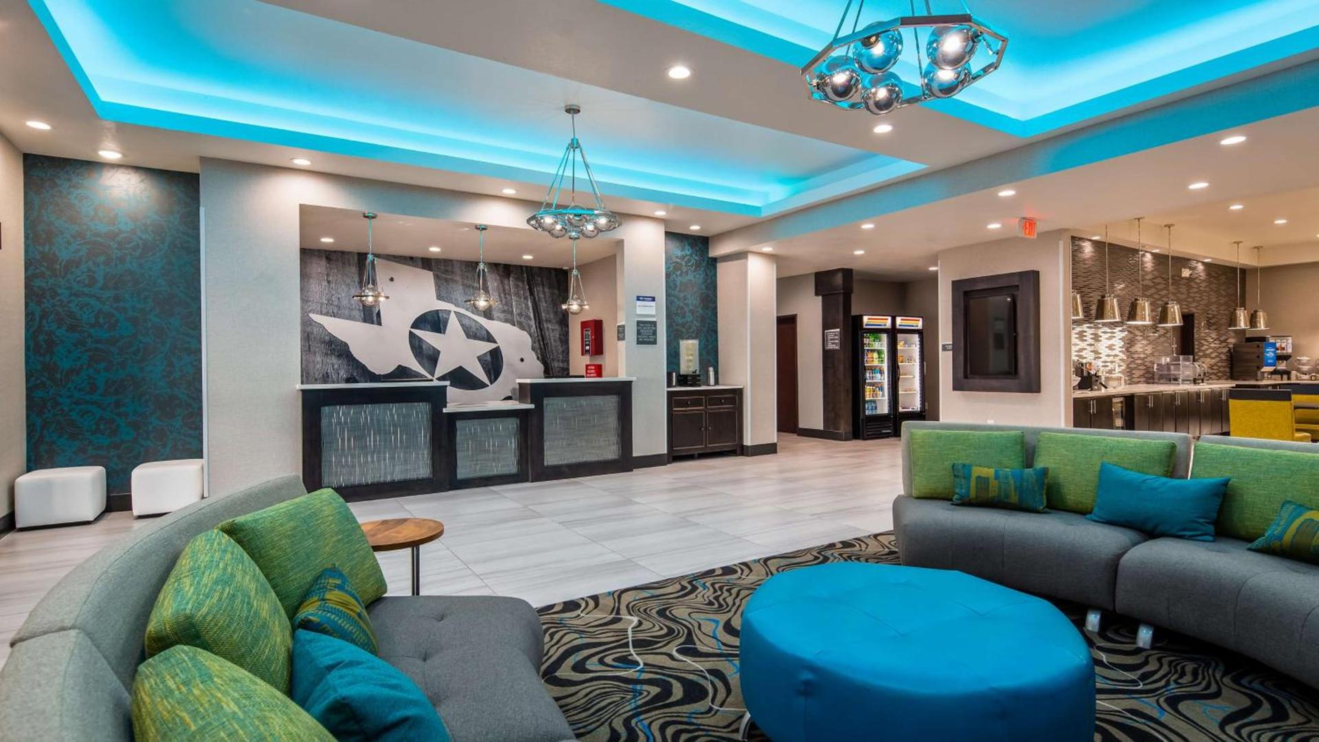 Best Western Plus Waller Hotel photo 2