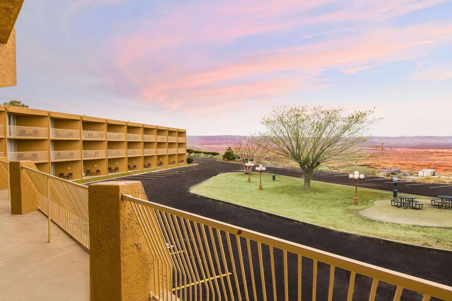 Scenic View Inn - Lake Powell - Page AZ photo 5