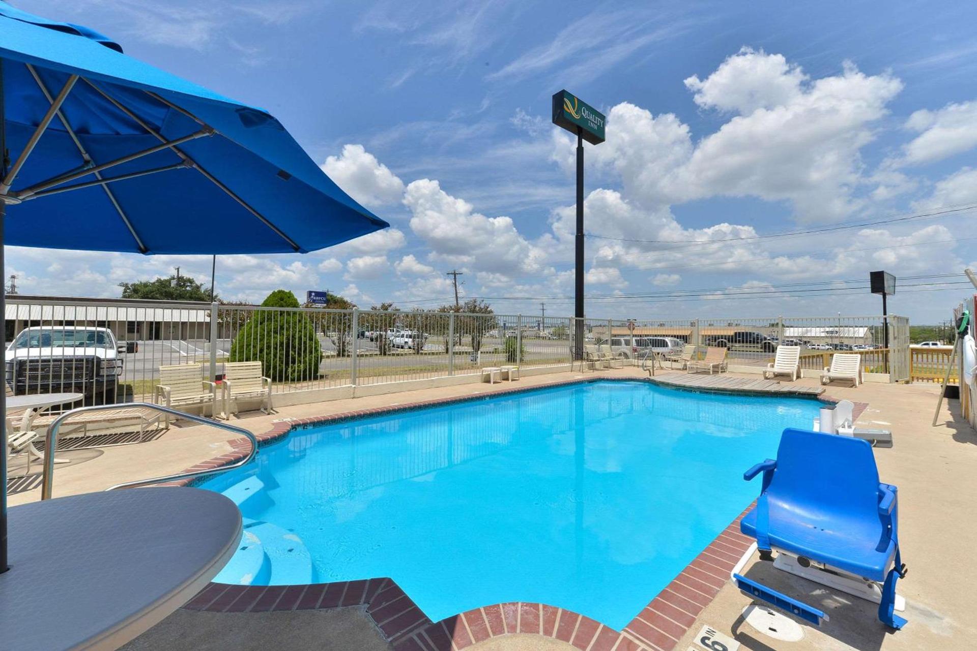 Quality Inn Gonzales photo 2