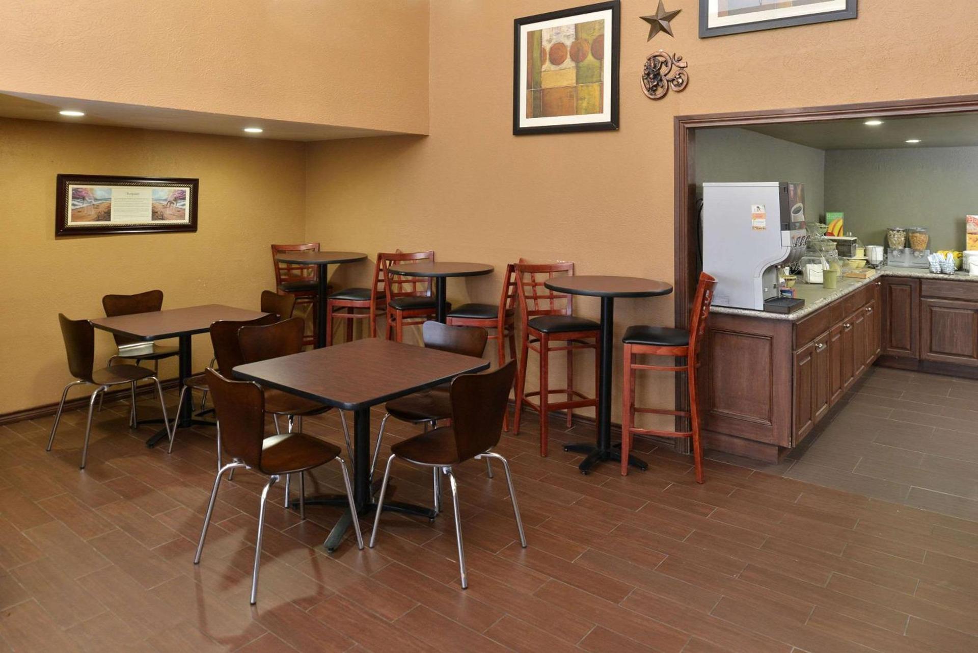 Quality Inn Gonzales photo 6