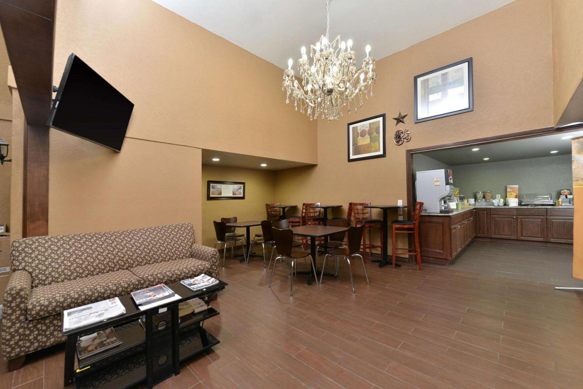 Quality Inn Gonzales photo 9