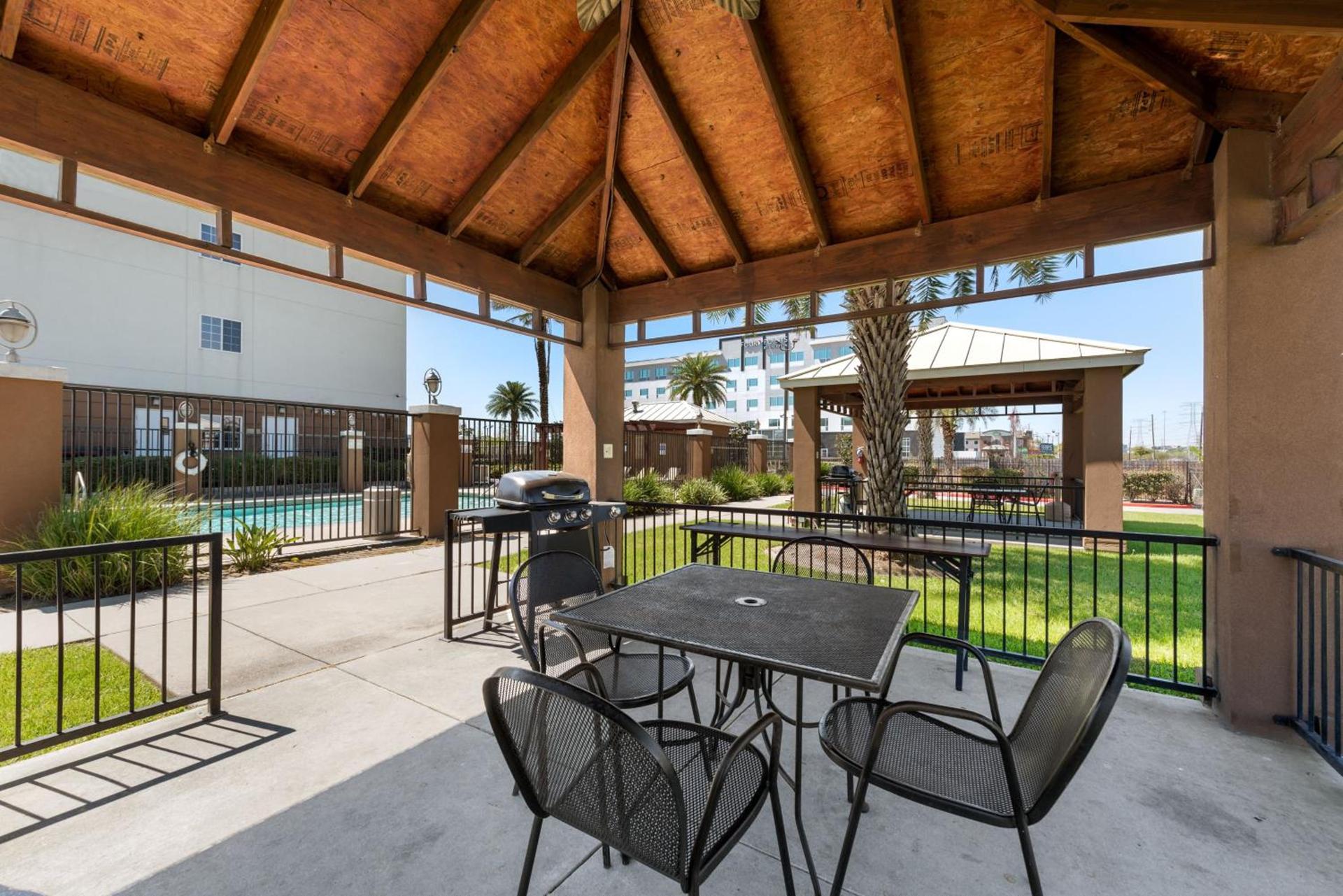Extended Stay America Suites - Houston - IAH Airport photo 9