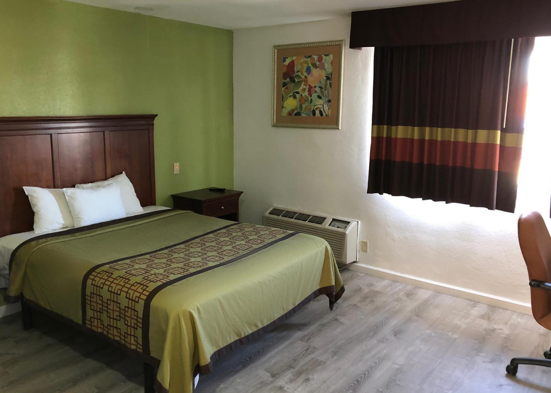 Americas Best Value Inn Visalia photo 11