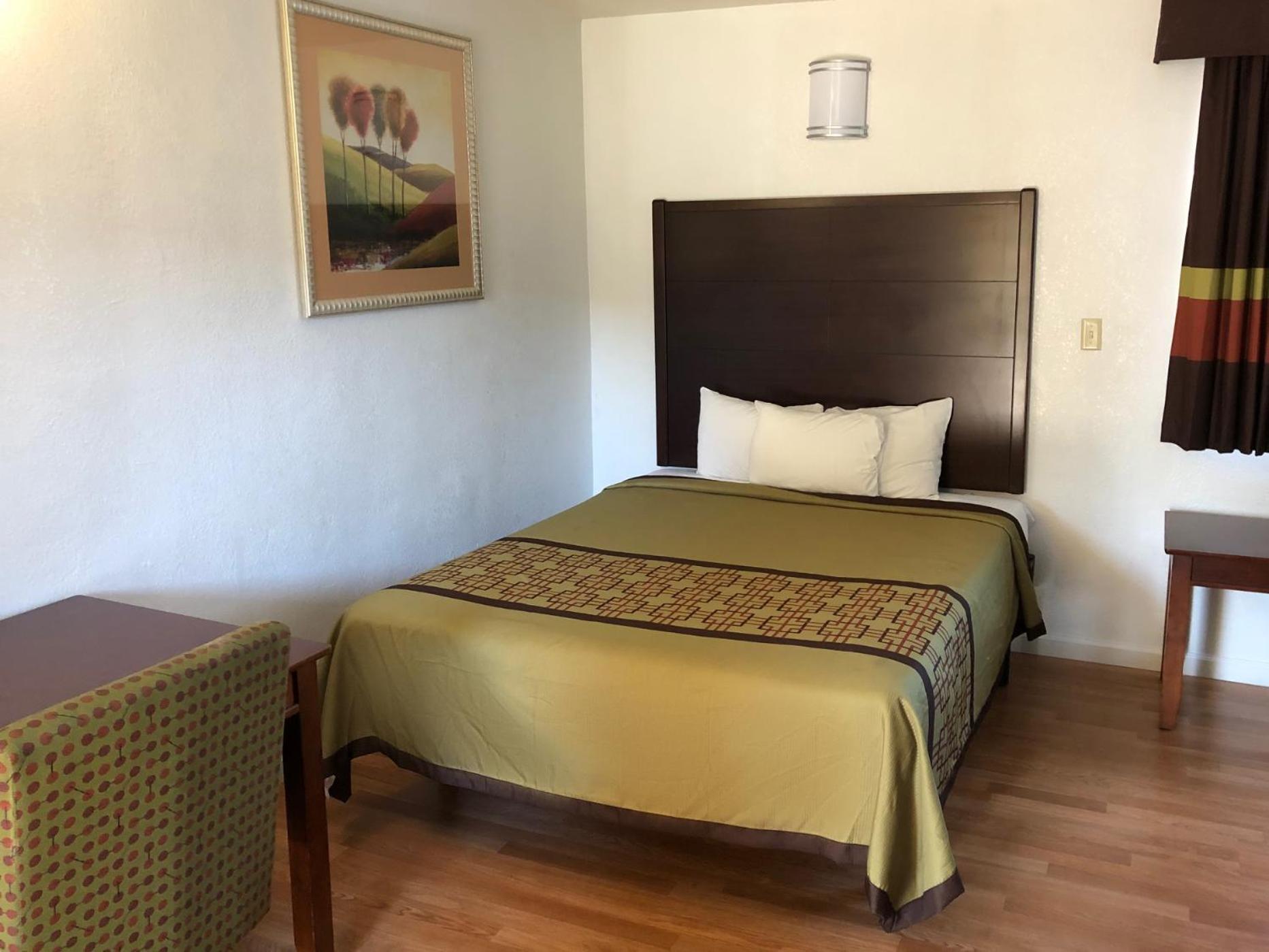 Americas Best Value Inn Visalia photo 22