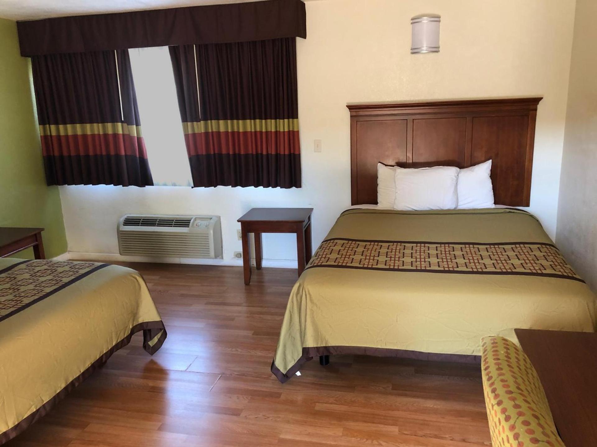 Americas Best Value Inn Visalia photo 10
