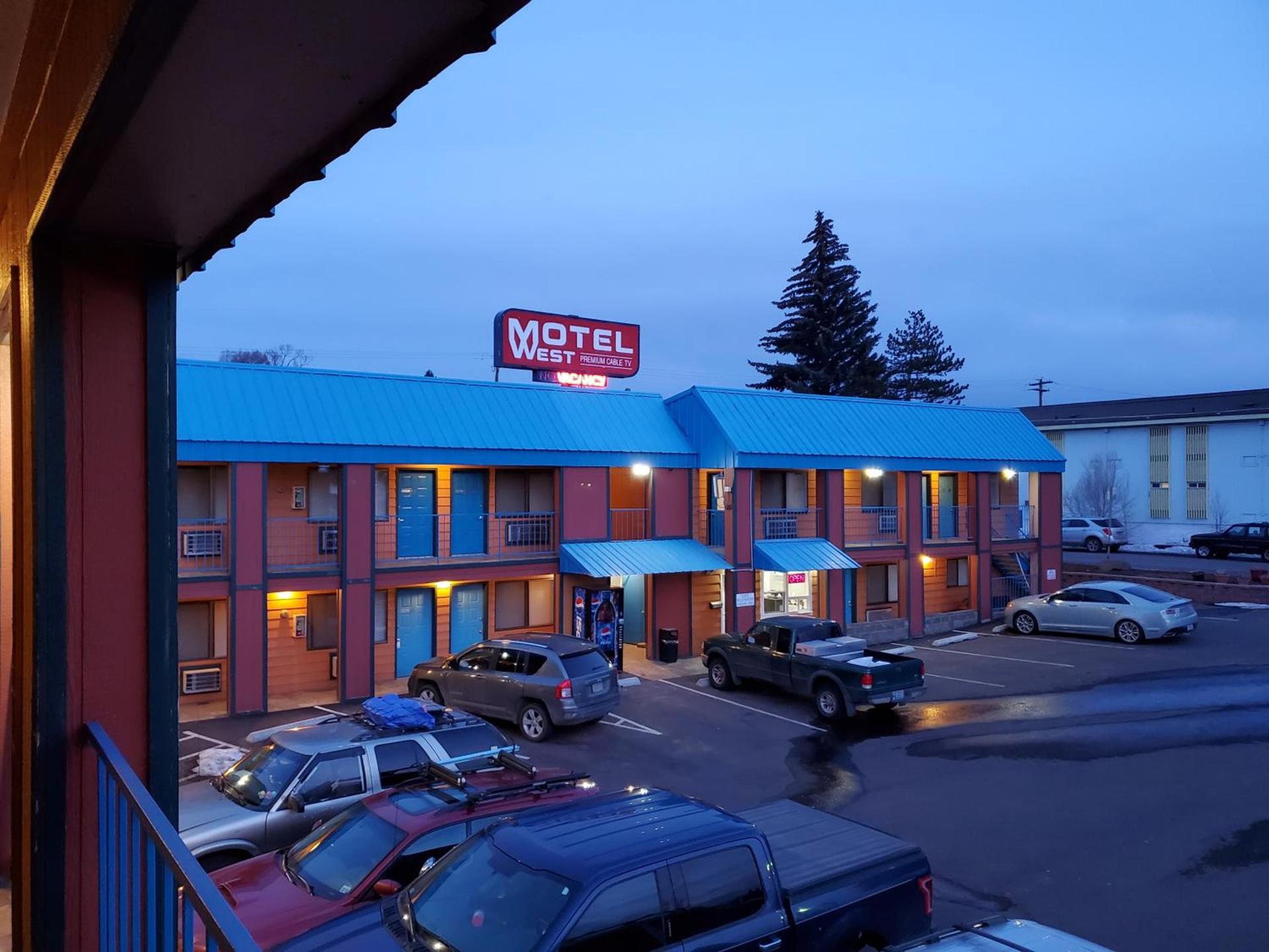 Motel West photo 25