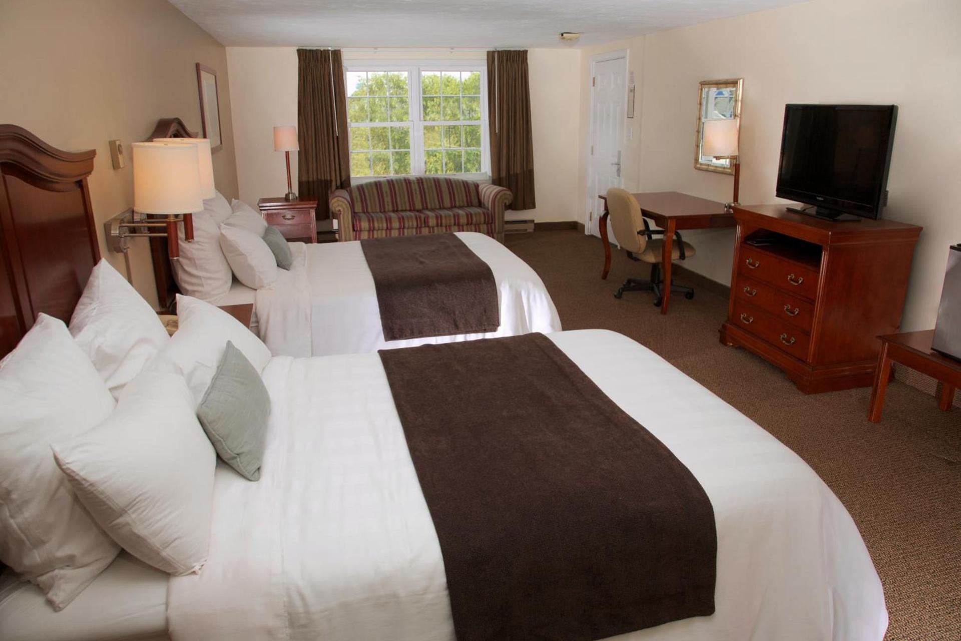 Holiday Hill Inn & Suites photo 12