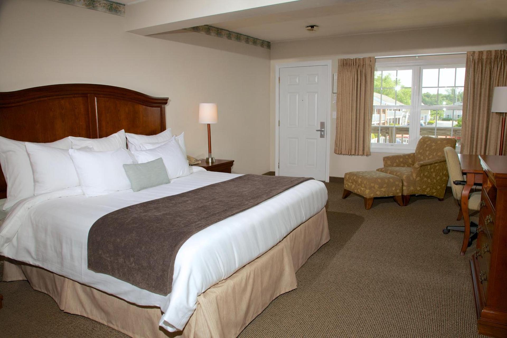 Holiday Hill Inn & Suites photo 66